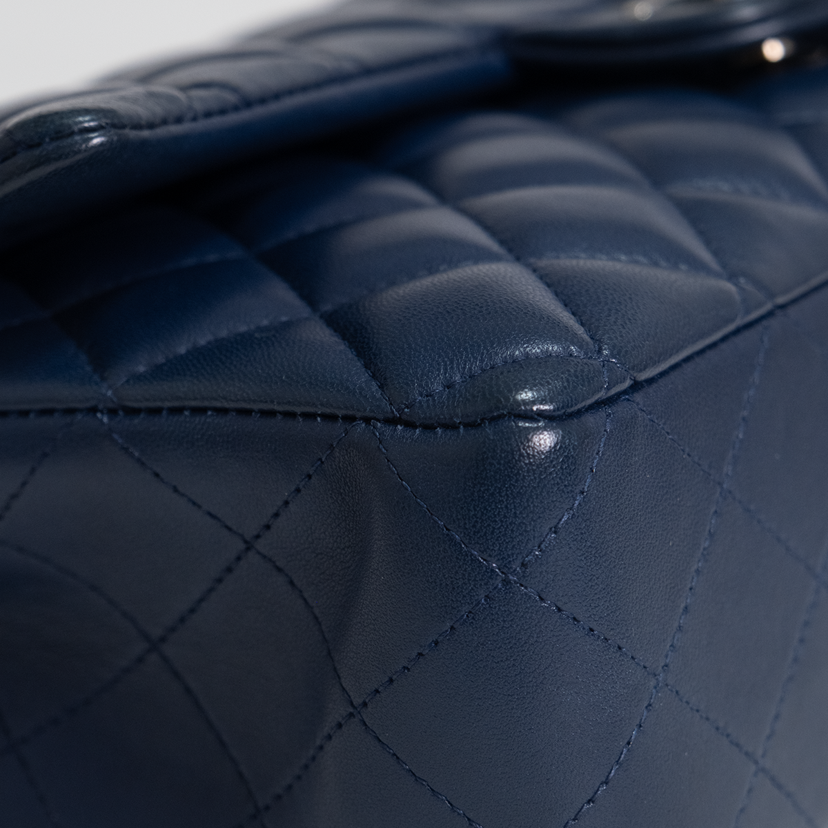 Classic Double Flap Medium Navy
