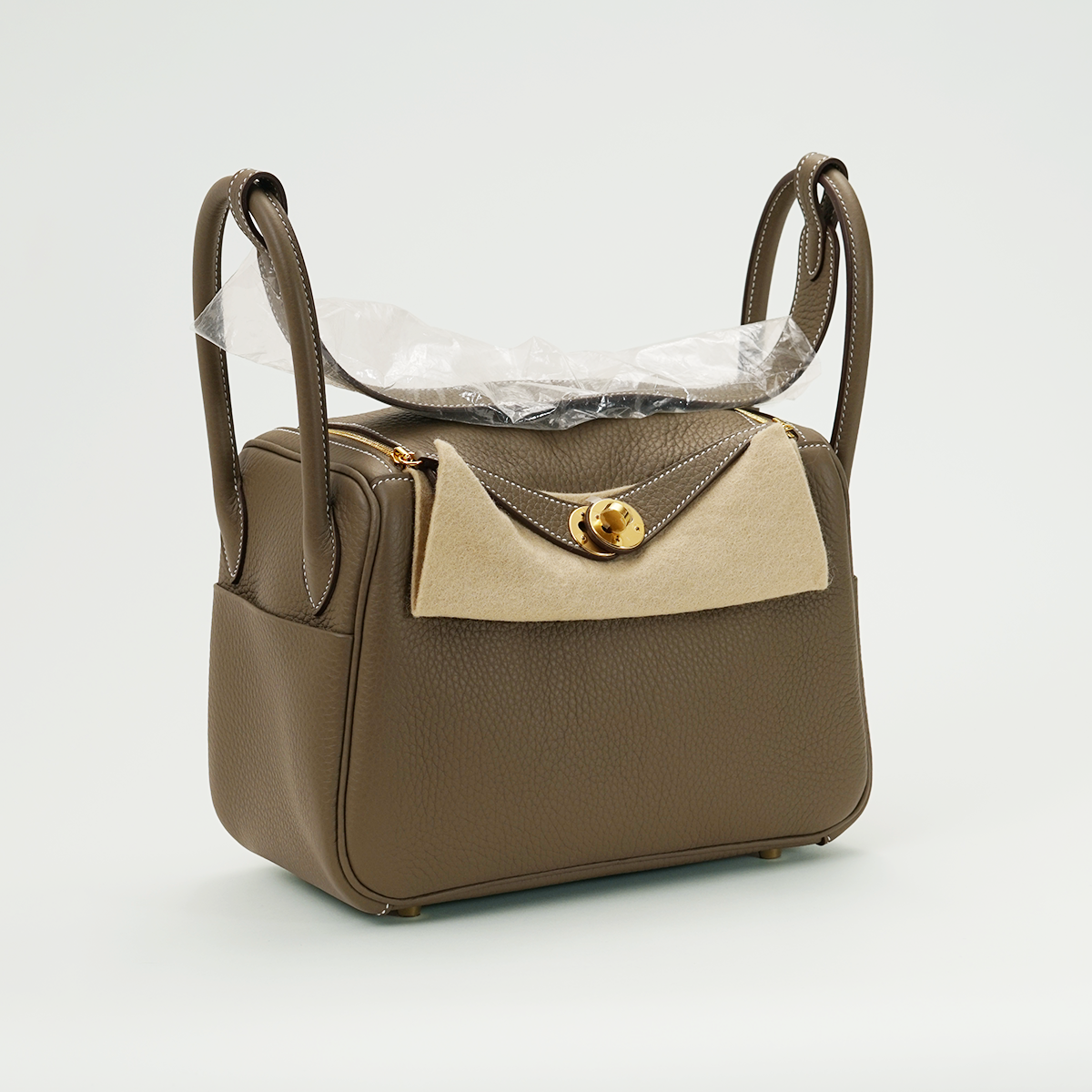 Lindy 26 Etoupe - Brand NEW Stamp K
