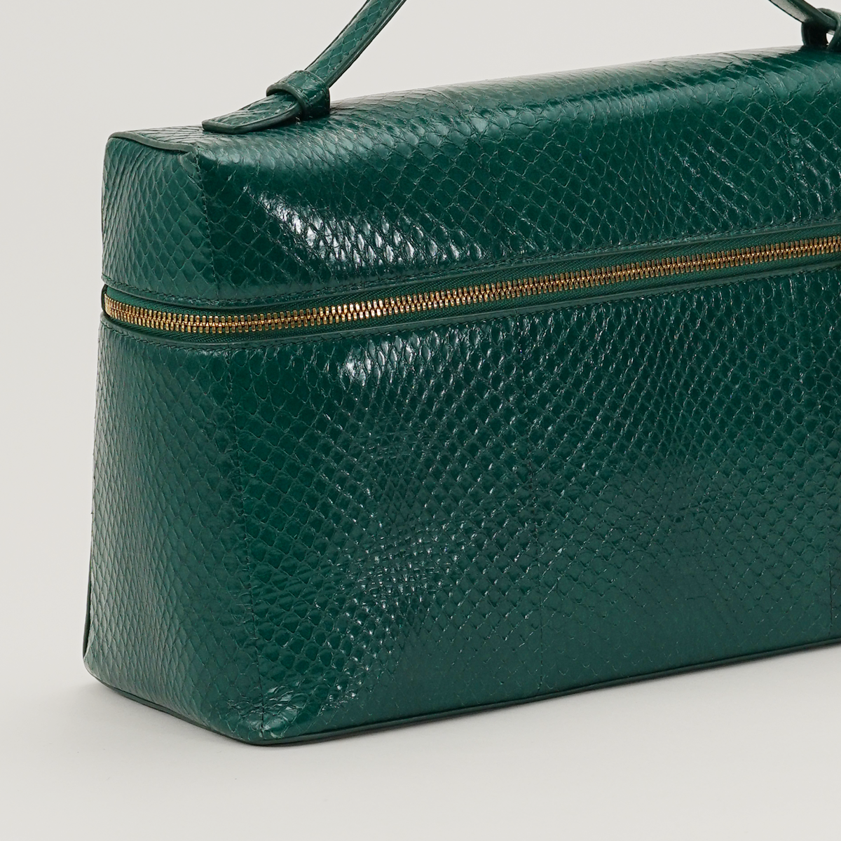 L27 Green