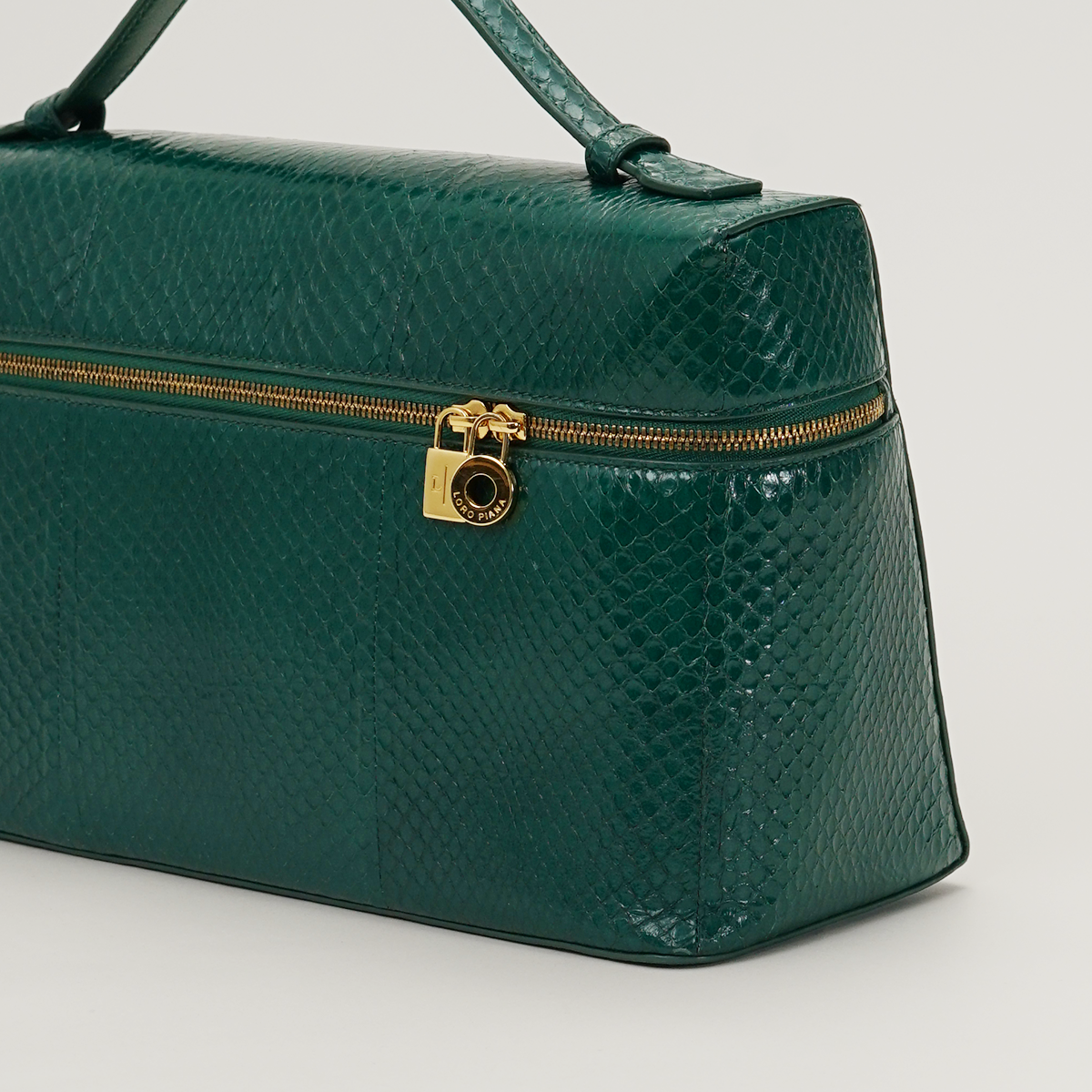 L27 Green