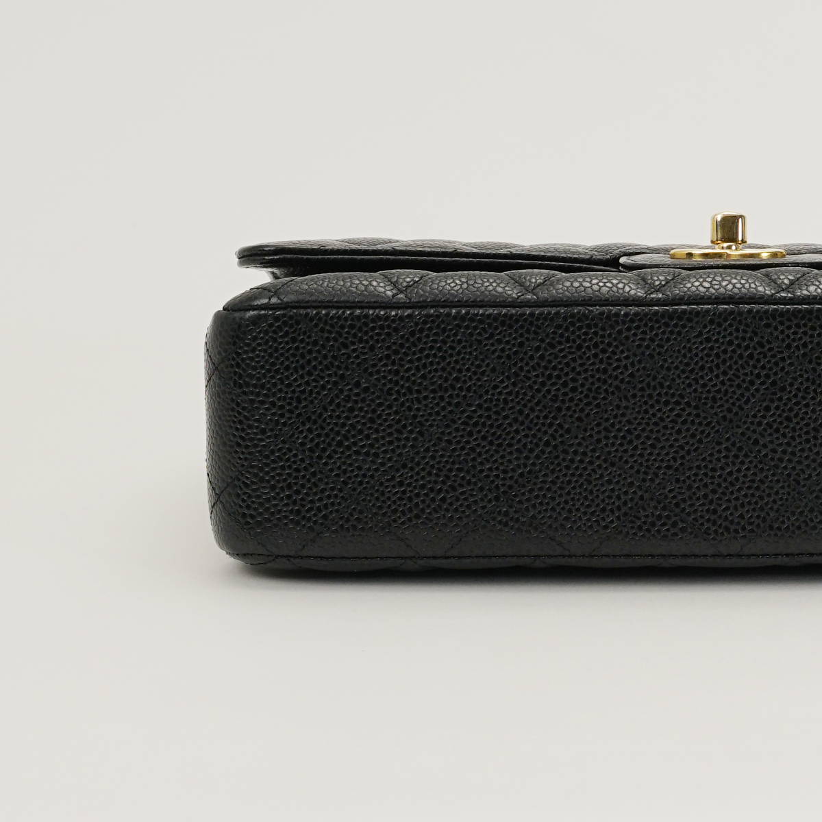 Medium Classic Flap Black