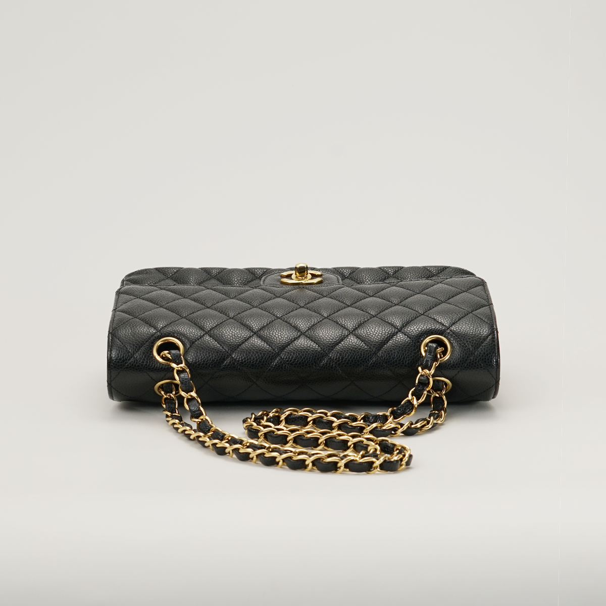 Medium Classic Flap Black