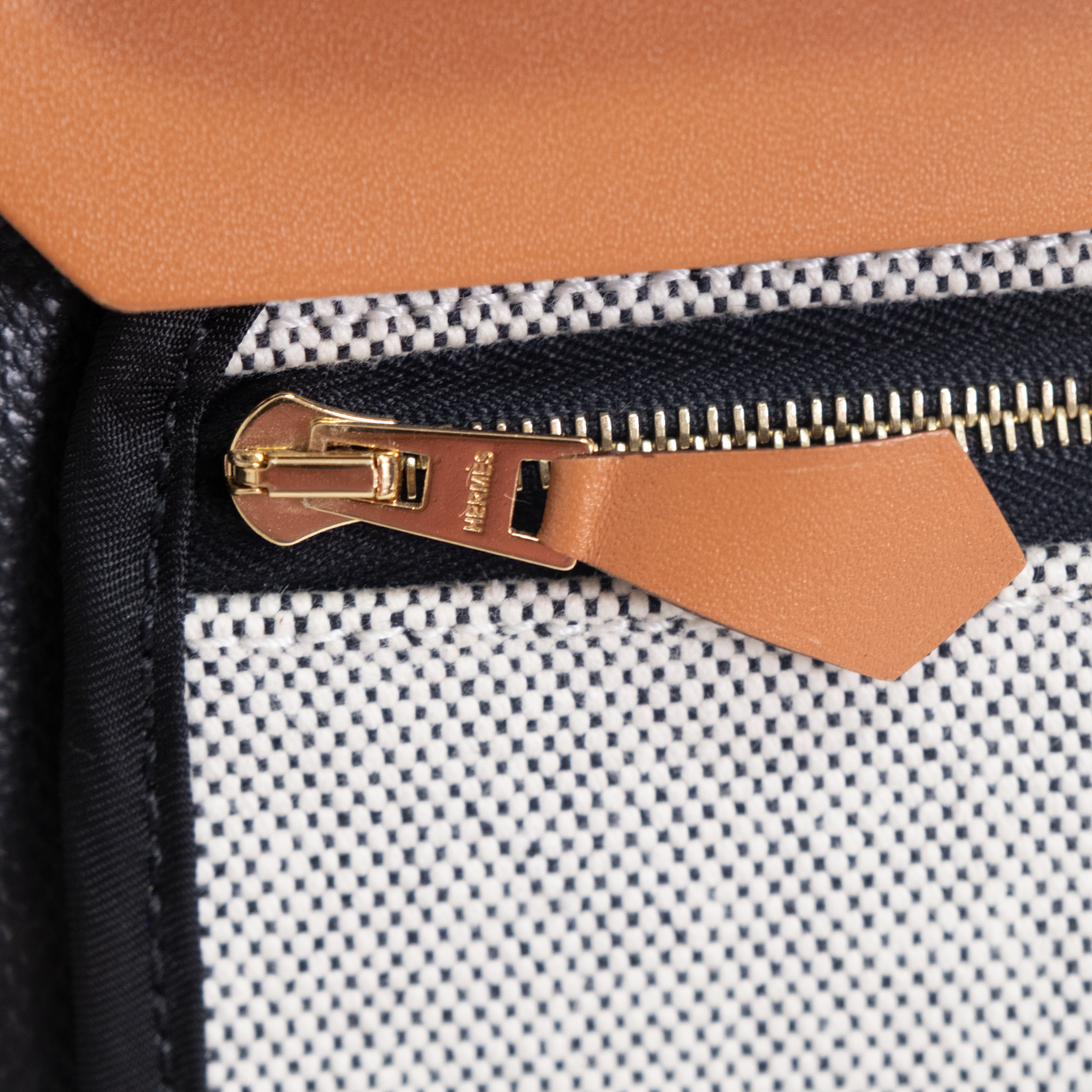 Herbag 31 Gold / Noir Coated Canvas - stamp W