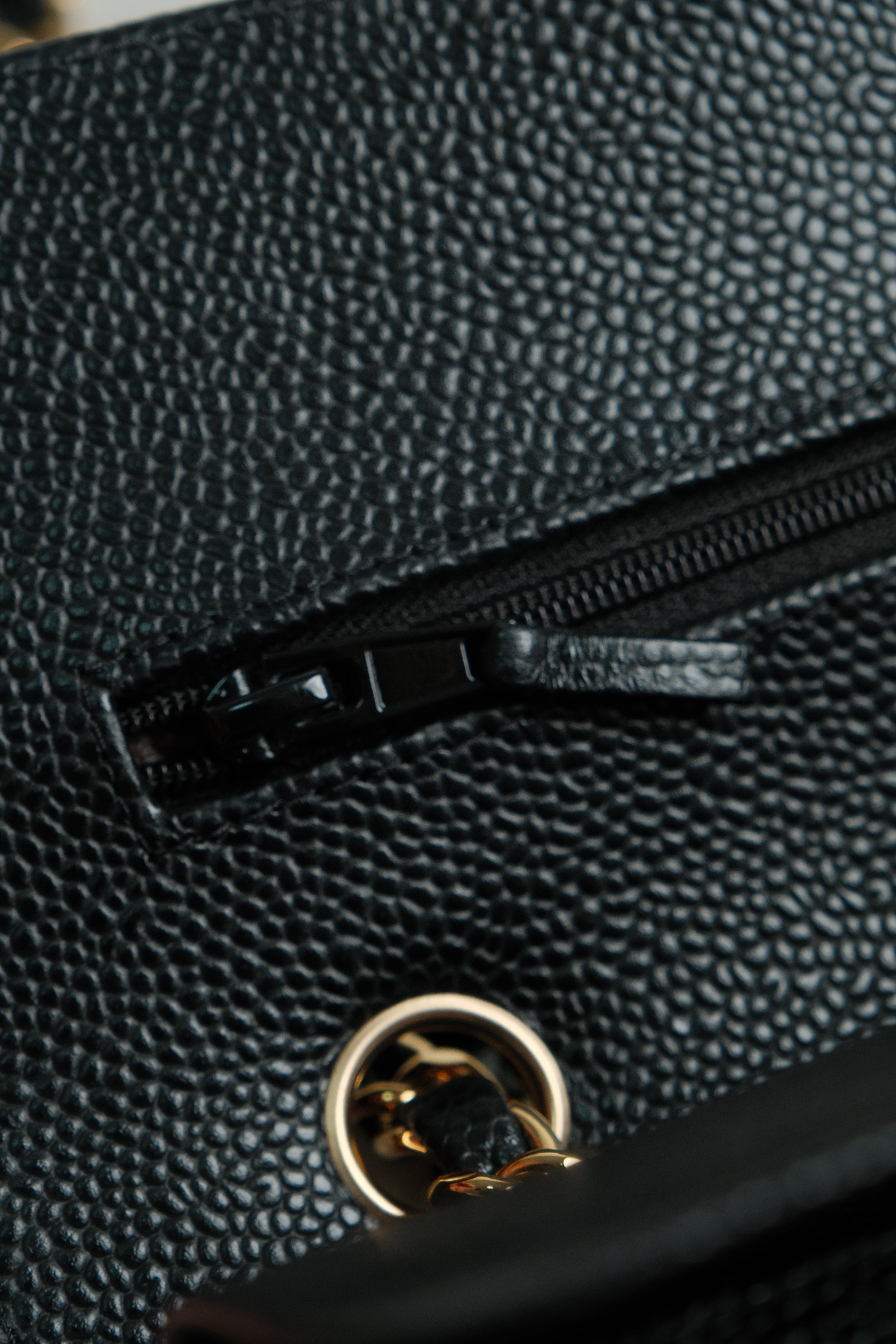 Small Classic Double Flap Black Microchipped