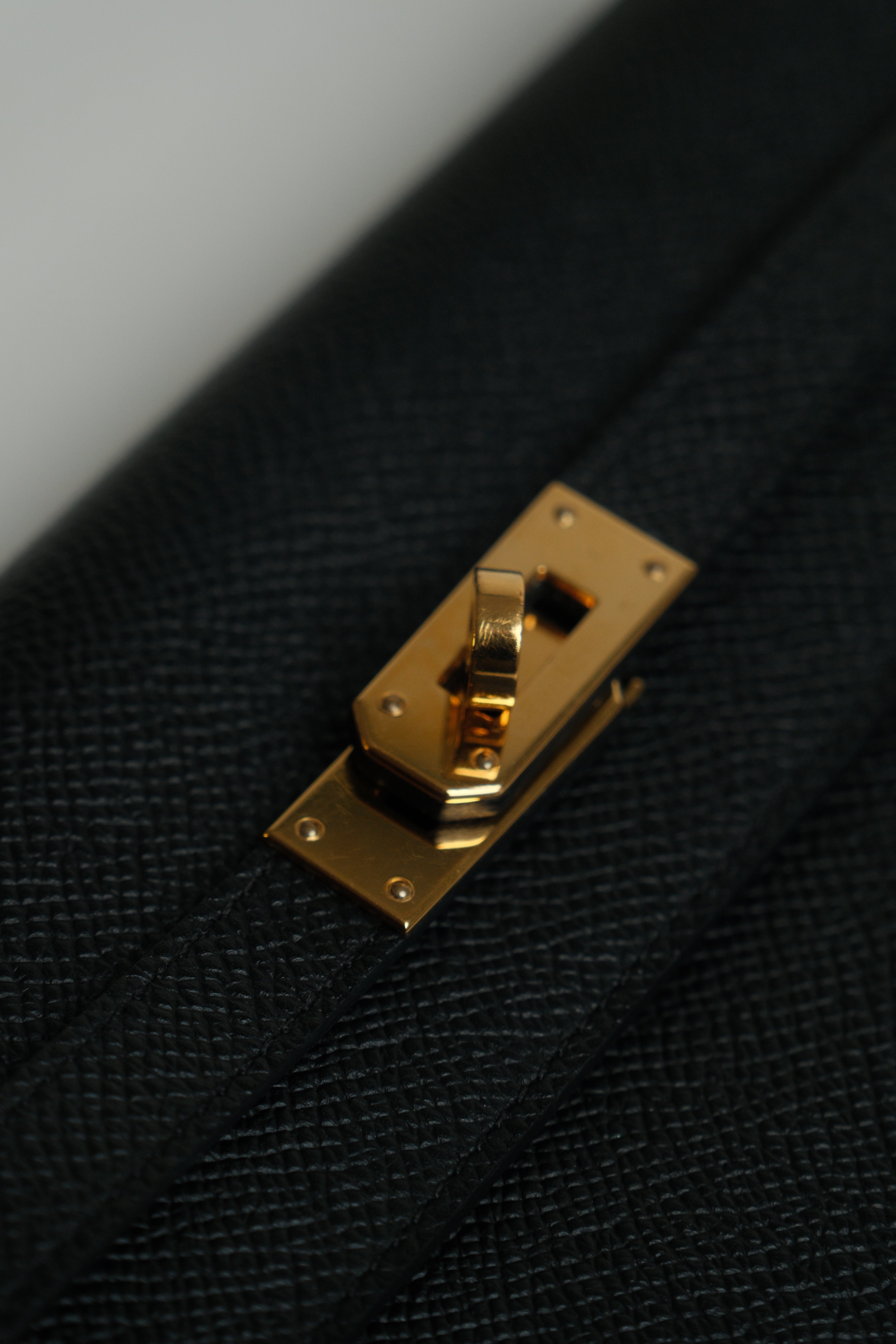 Kelly To Go GHW Noir Stamp B