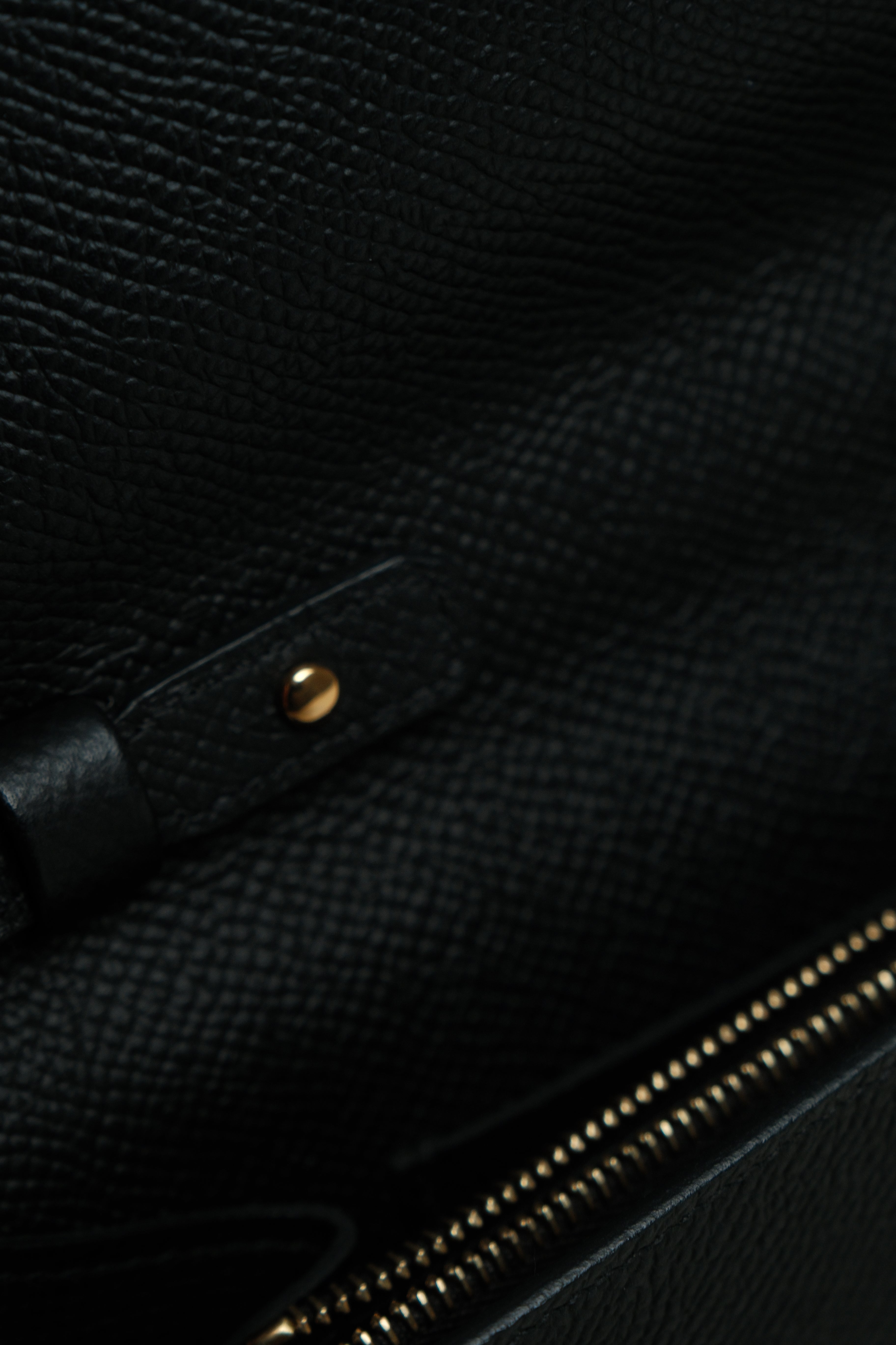 Kelly To Go GHW Noir Stamp B