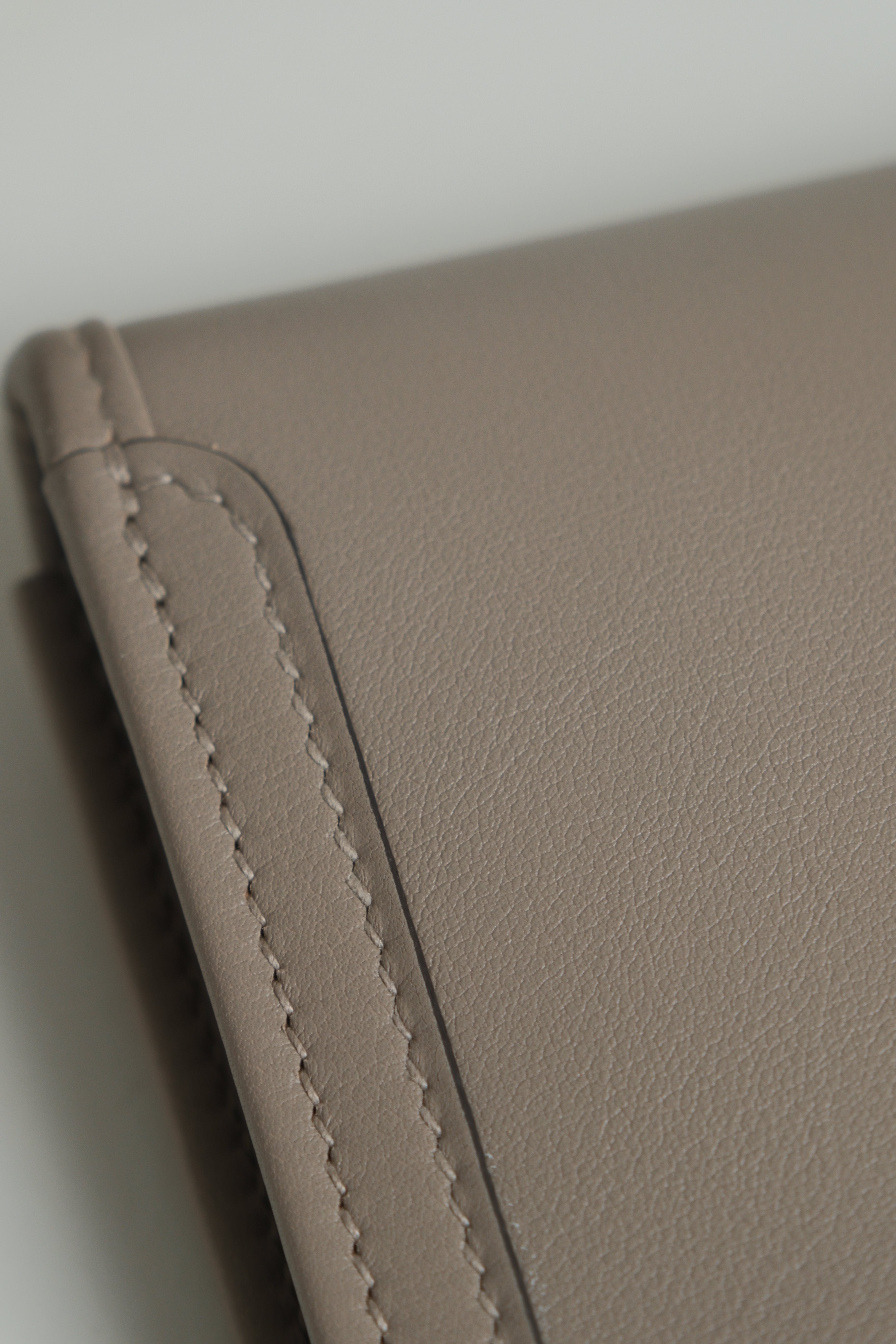 Jige Clutch Gris Asphalte