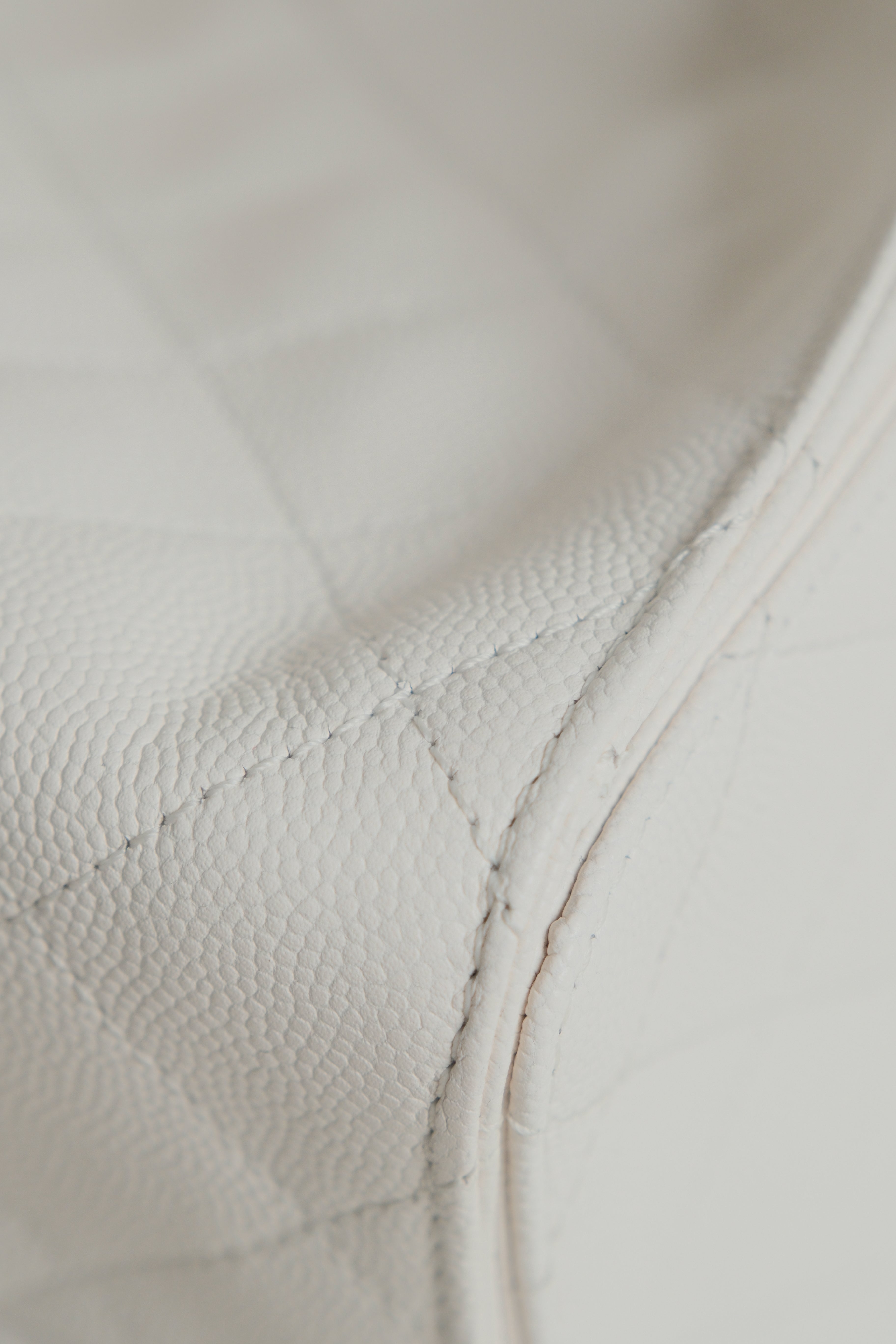 C25 Caviar GHW White