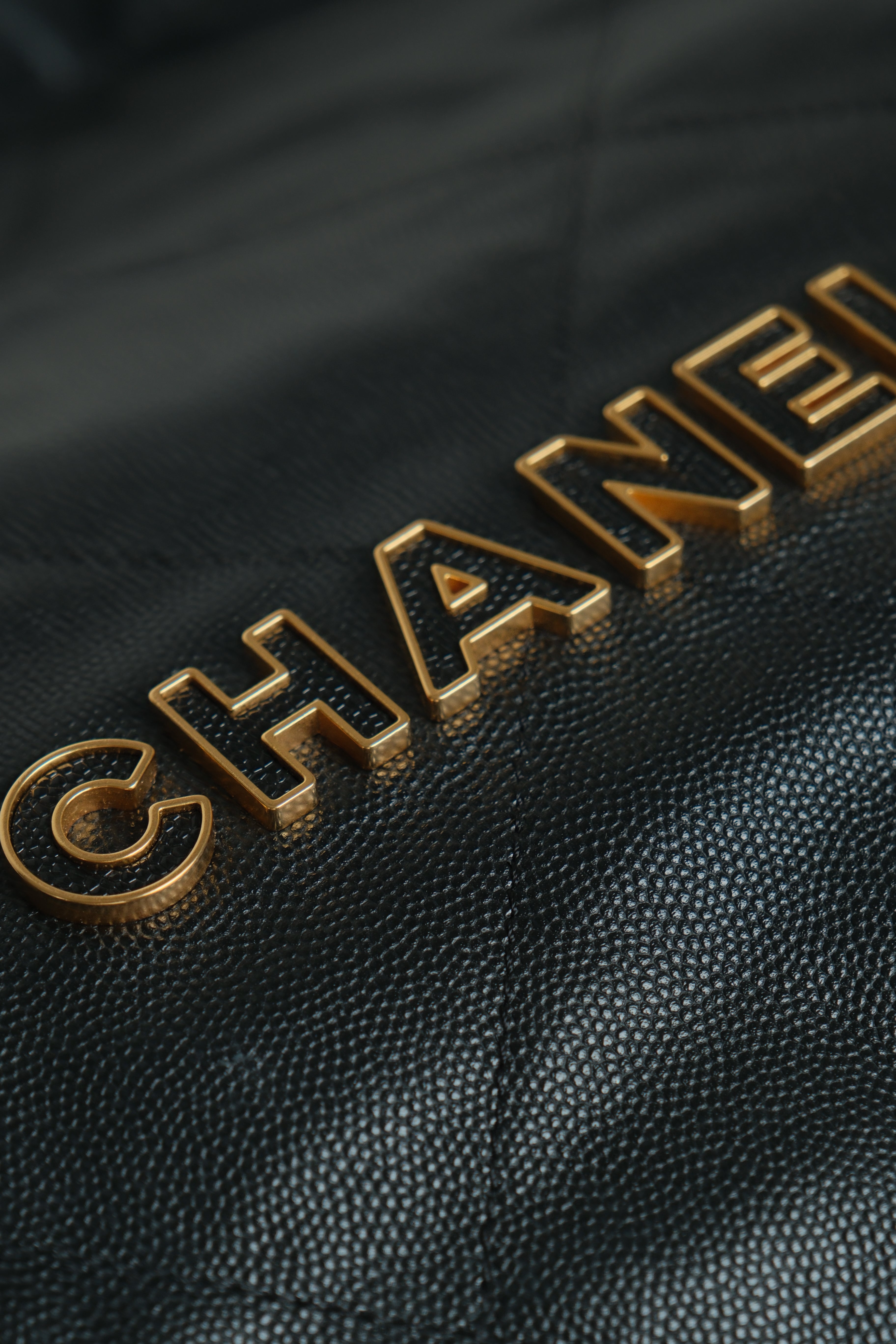 C22 Caviar Medium GHW