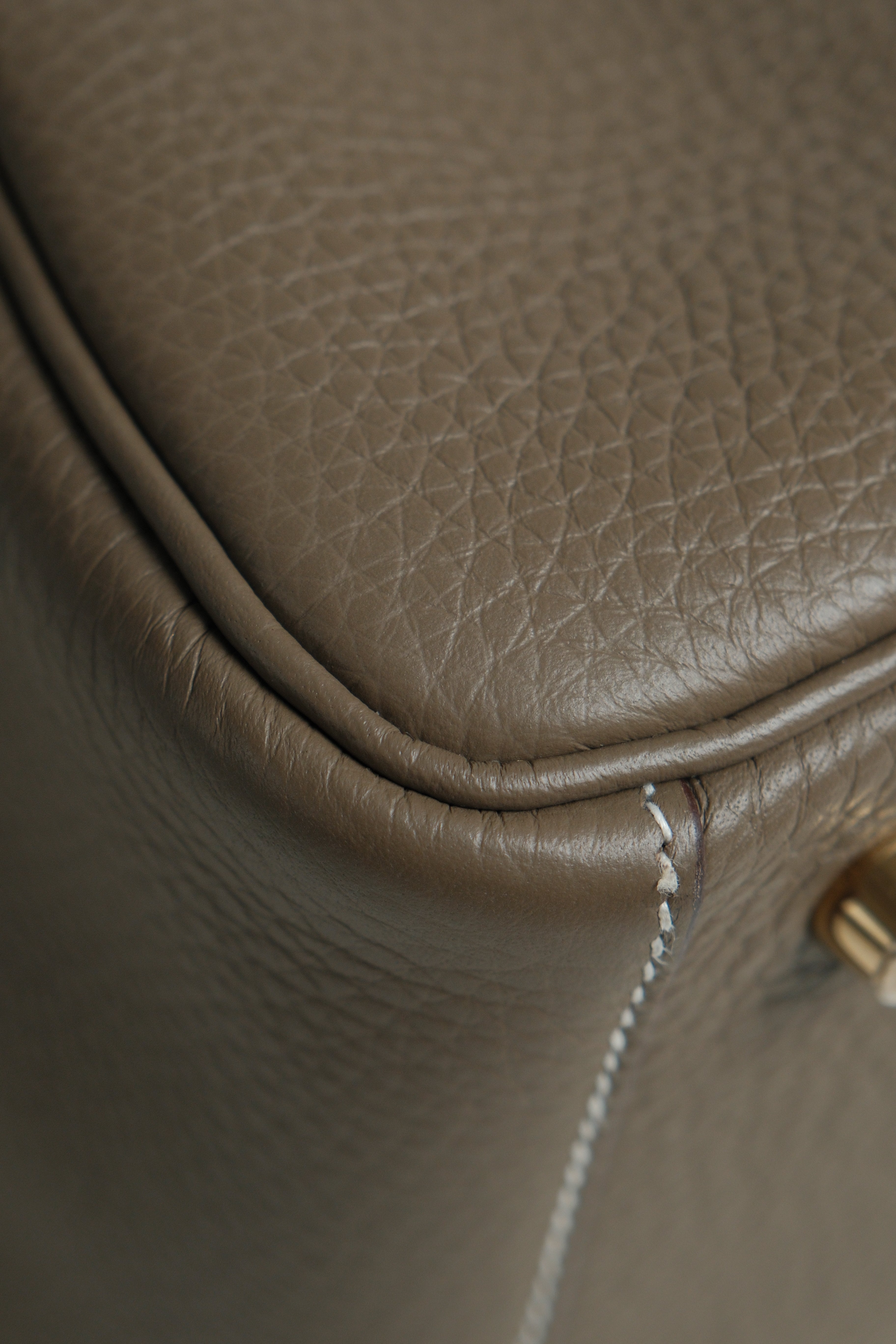 Lindy 26 Etoupe GHW Stamp K