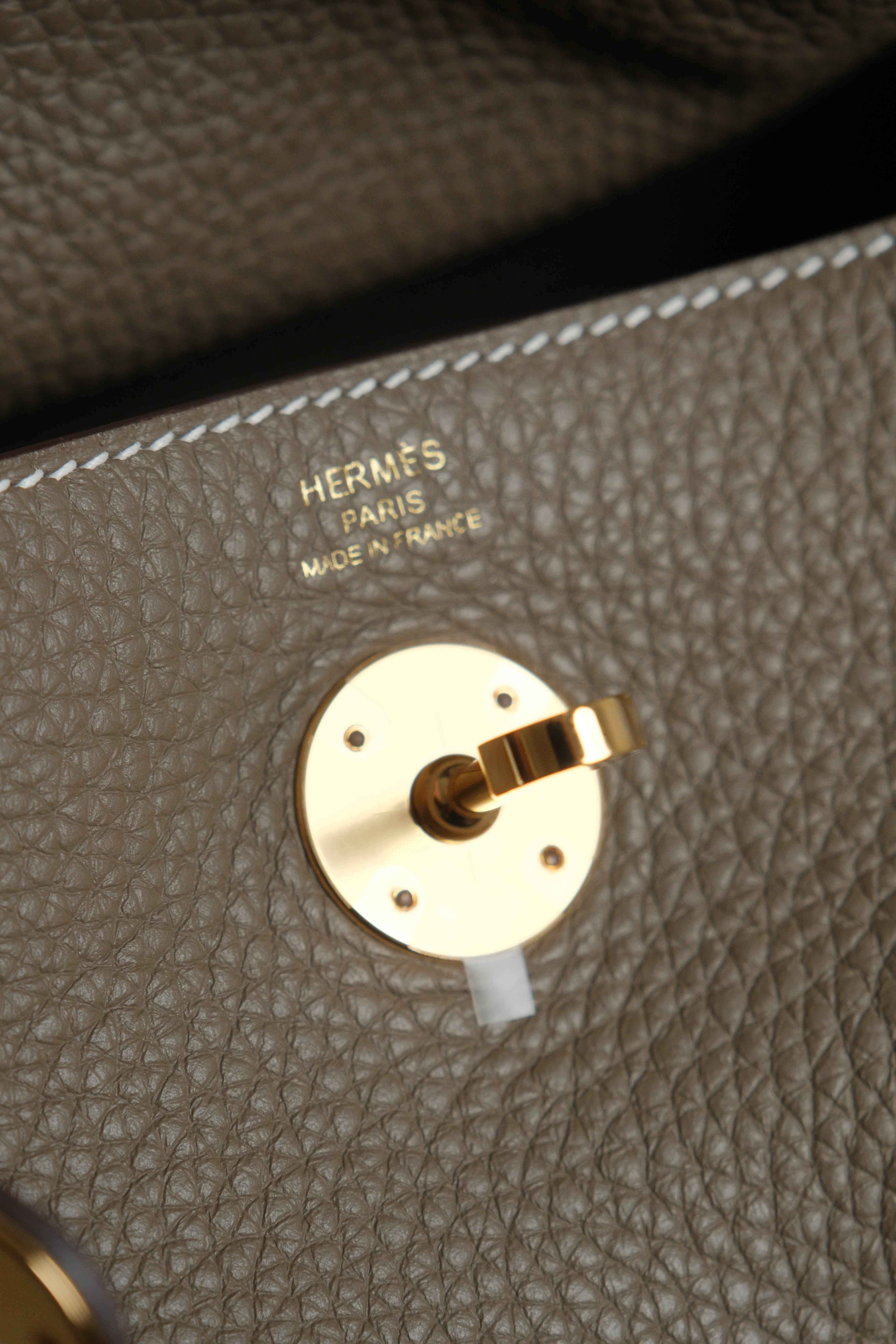 Lindy 26 Etoupe GHW Stamp K