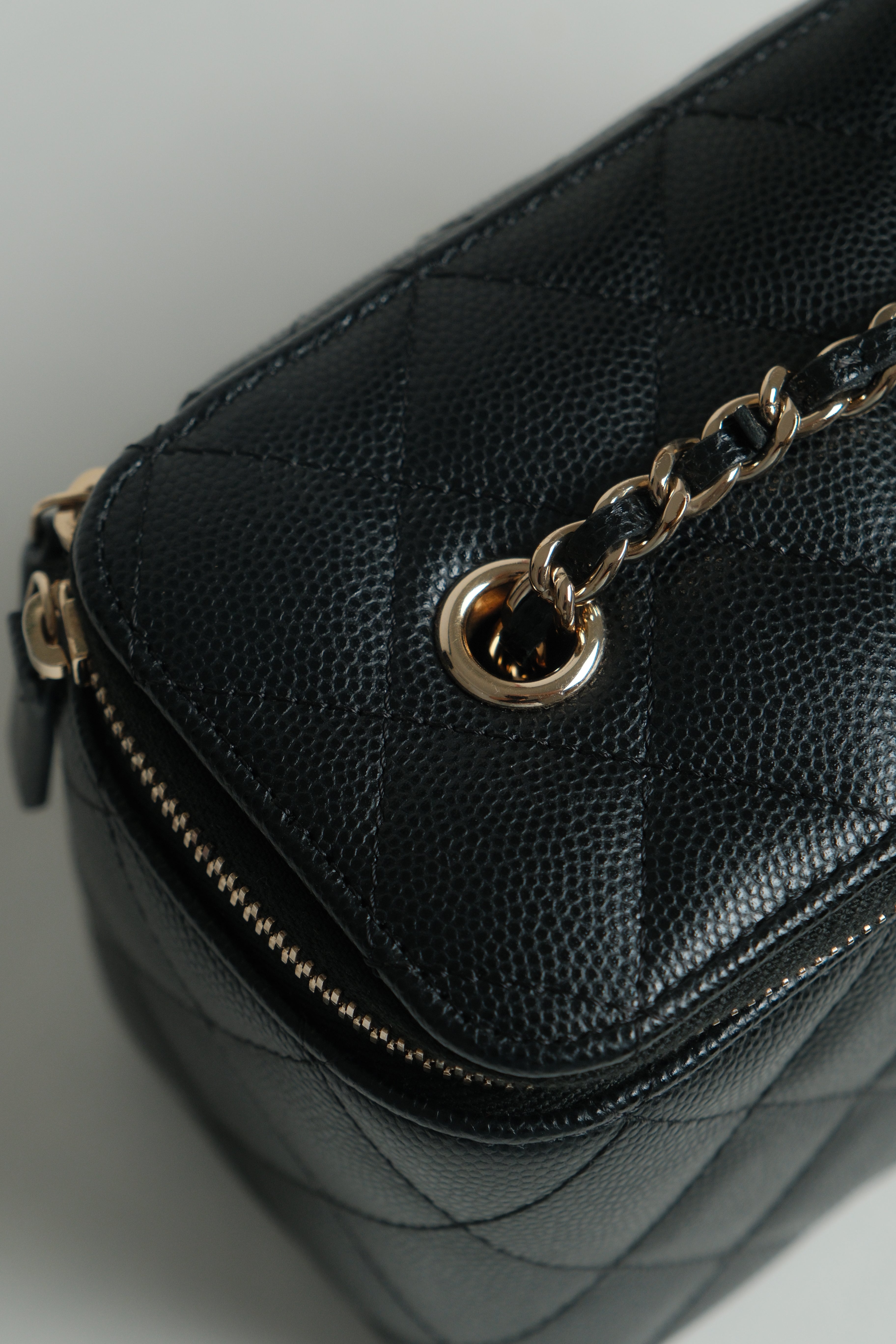 Vanity Caviar Black
