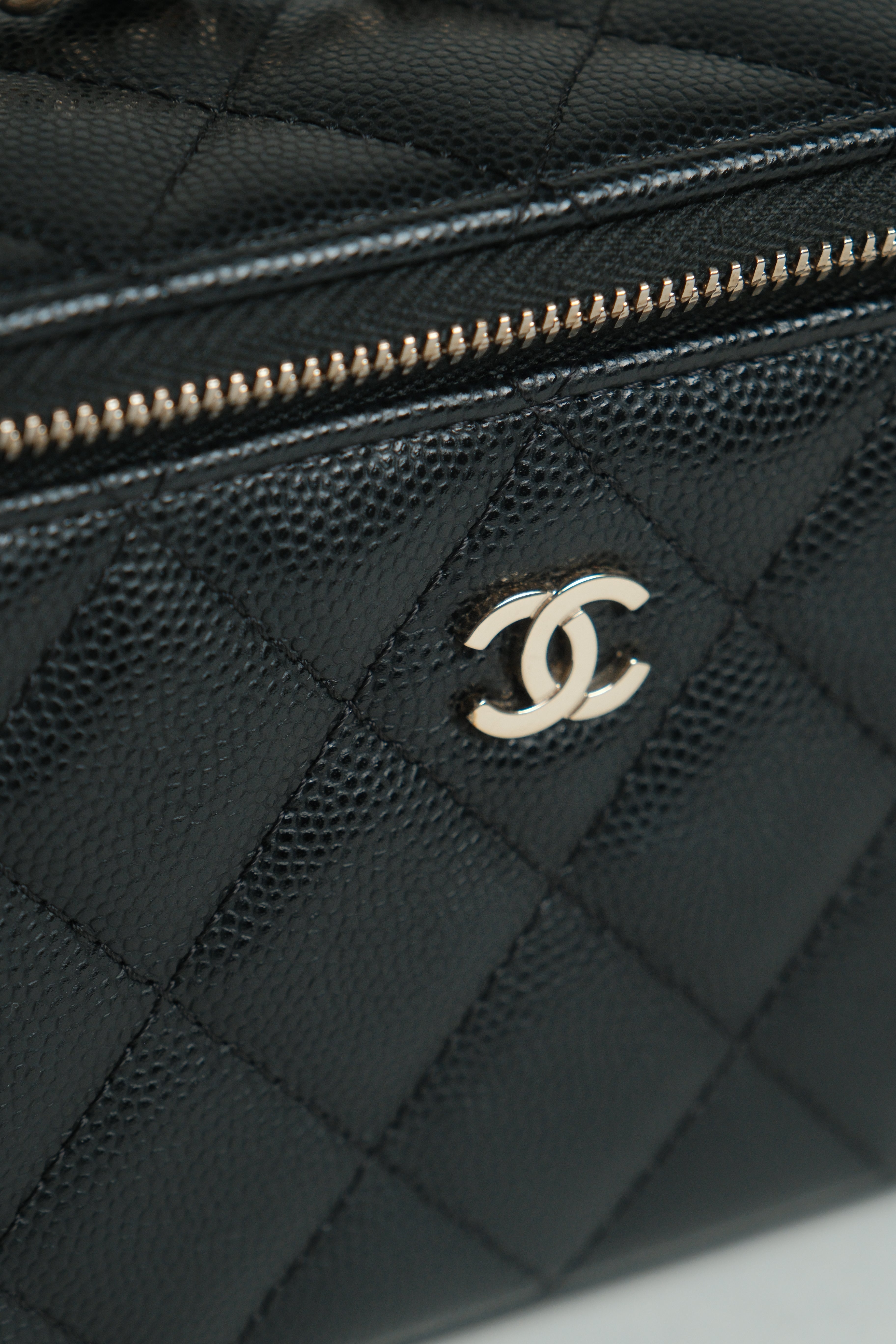 Vanity Caviar Black