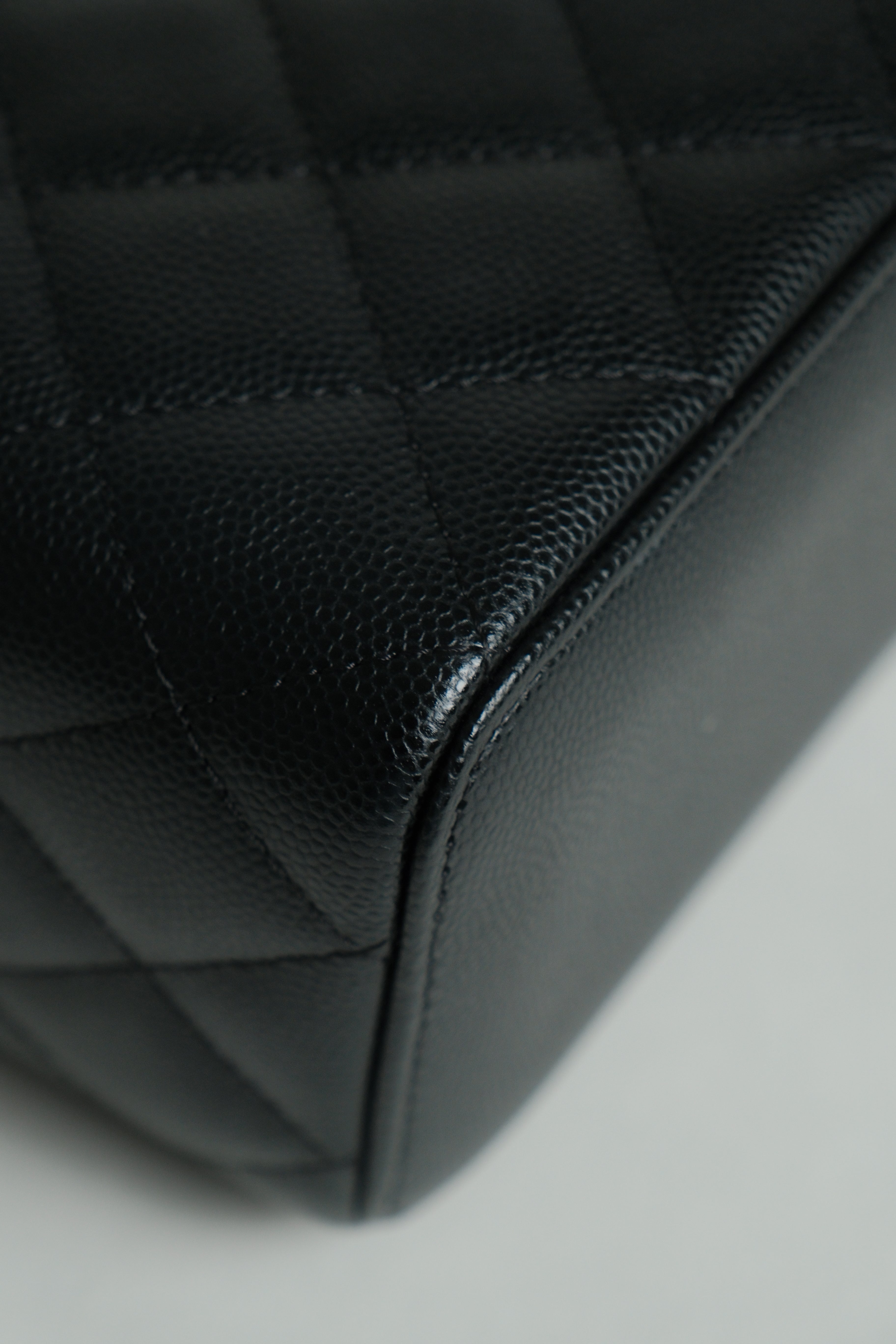 Vanity Caviar Black