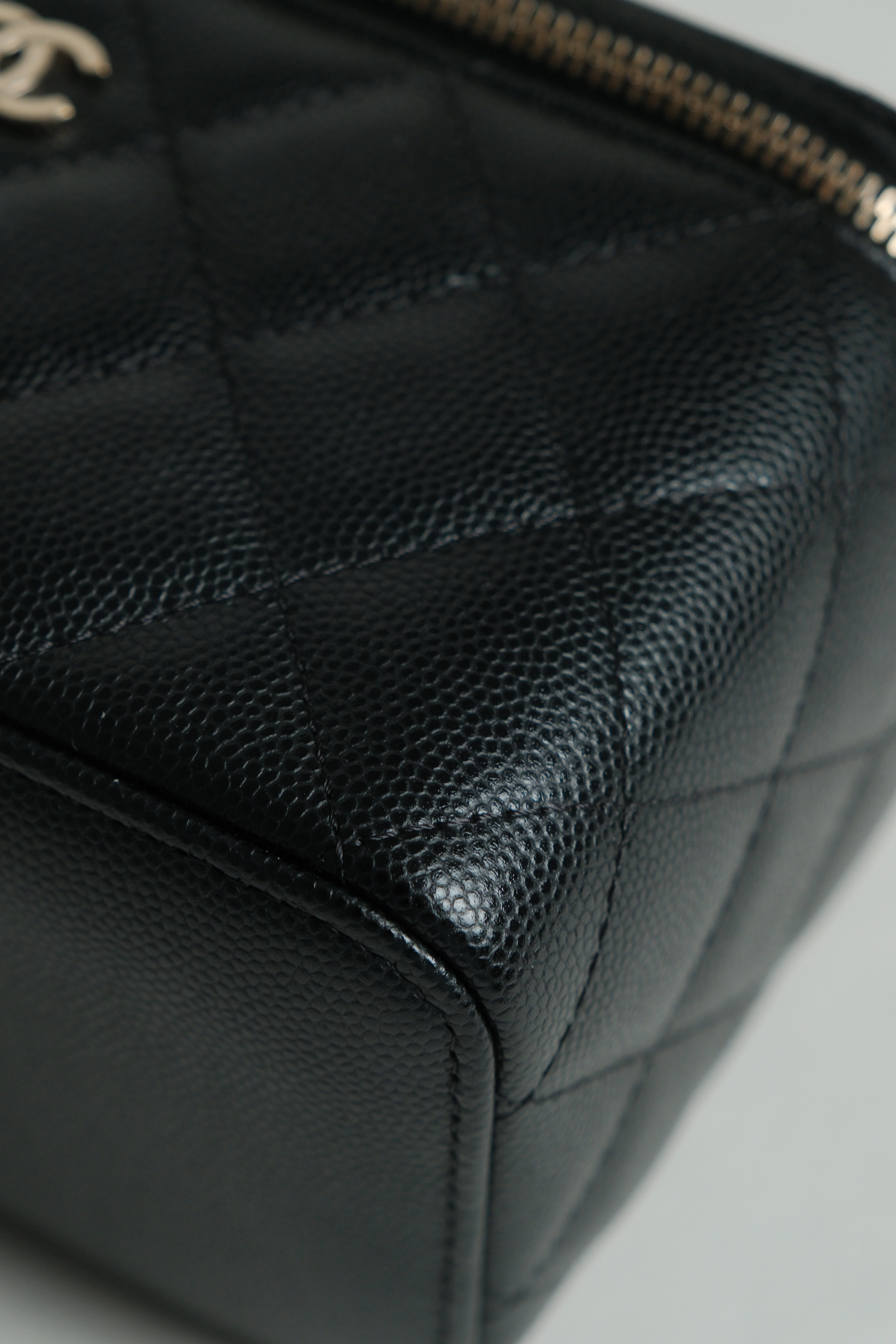 Vanity Caviar Black