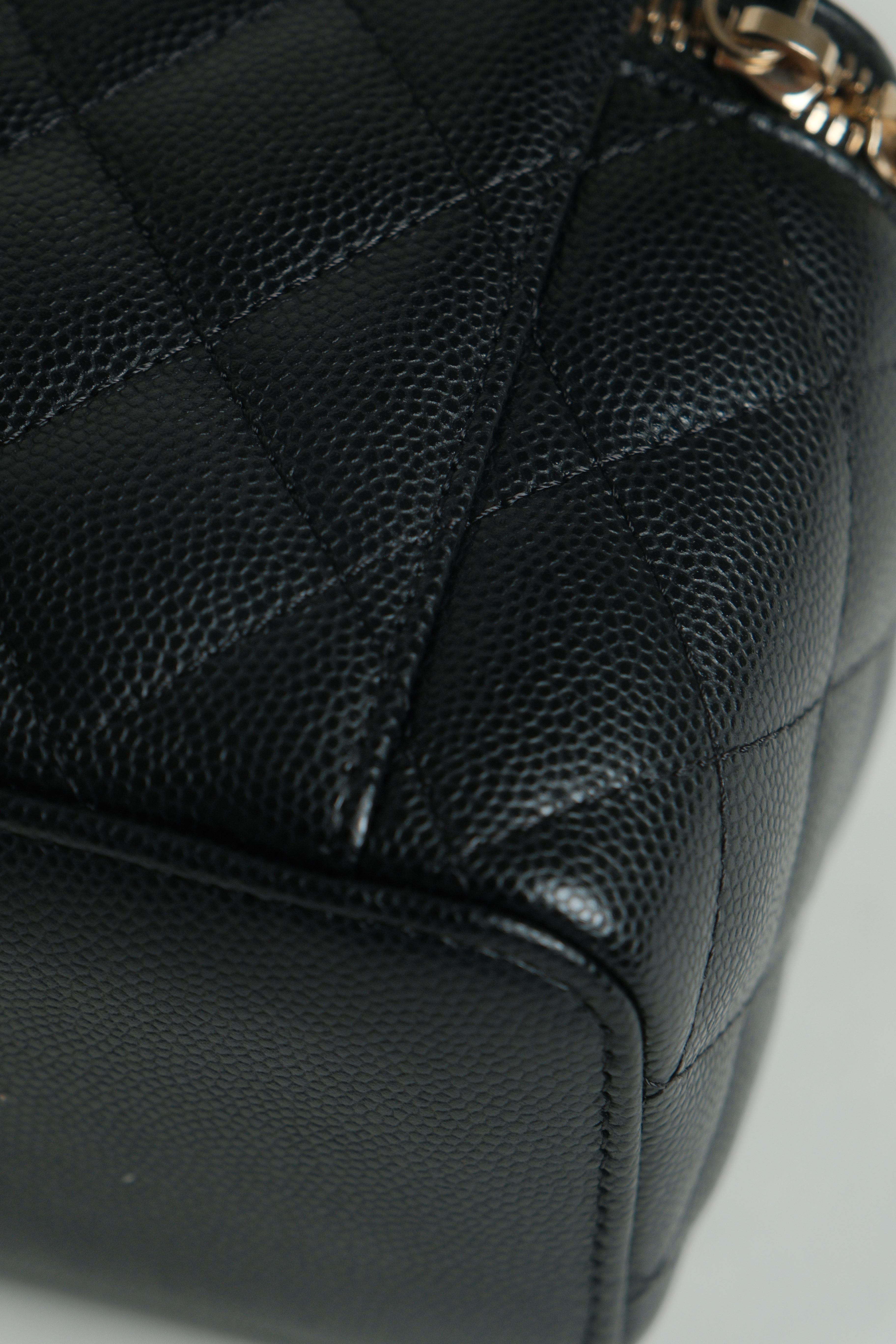 Vanity Caviar Black