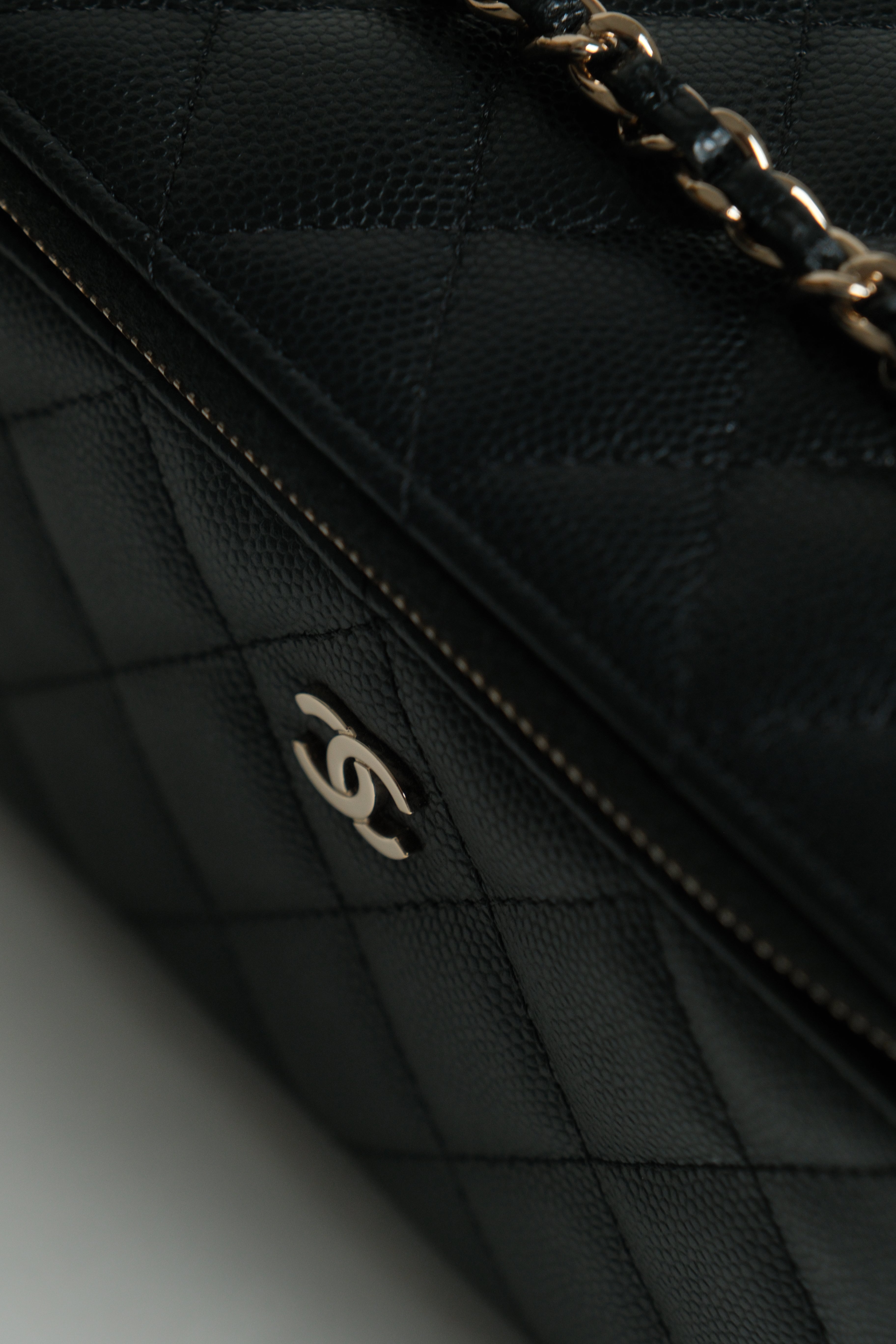 Vanity Caviar Black