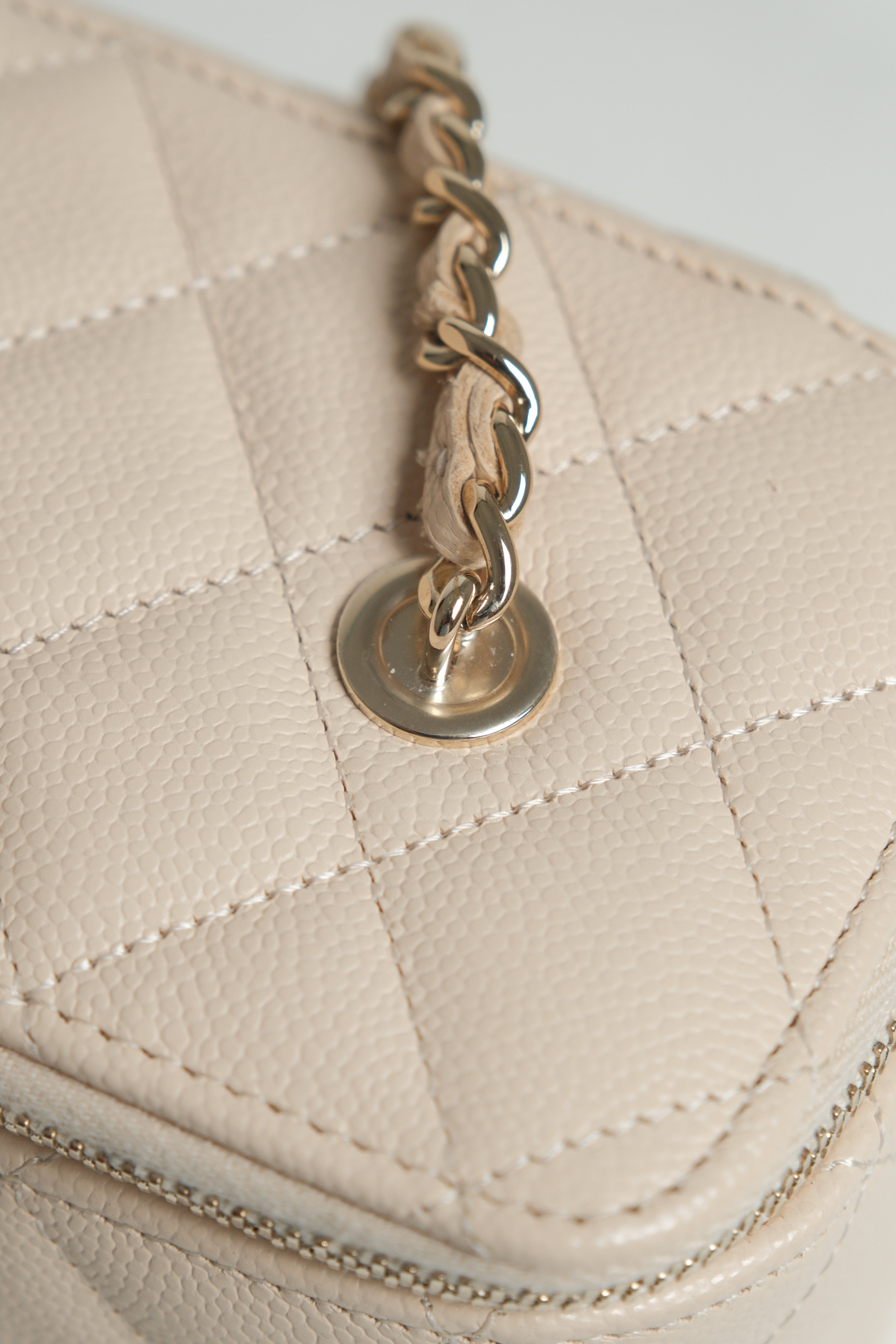 Vanity Caviar Beige Claire