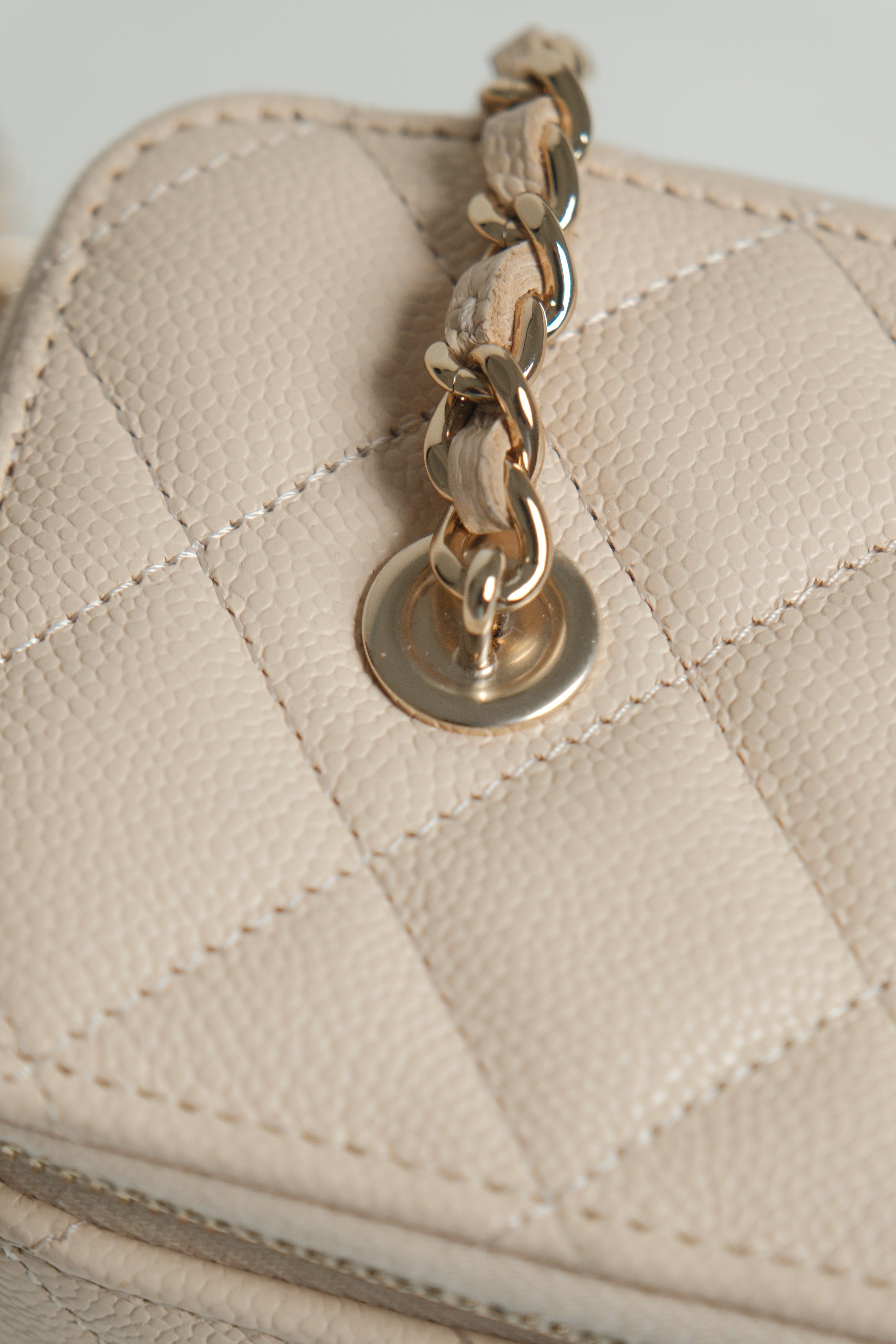 Vanity Caviar Beige Claire