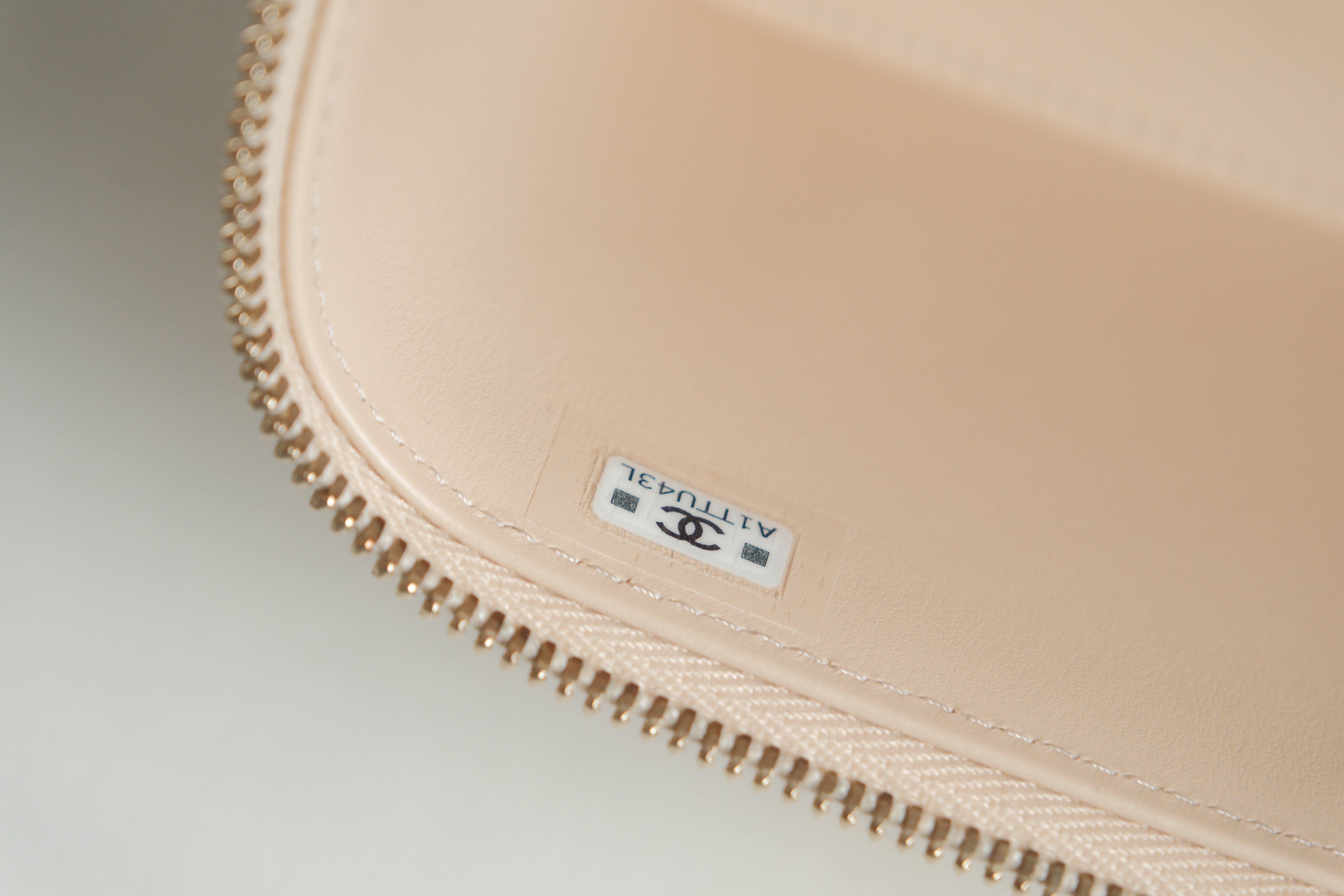 Vanity Caviar Beige Claire