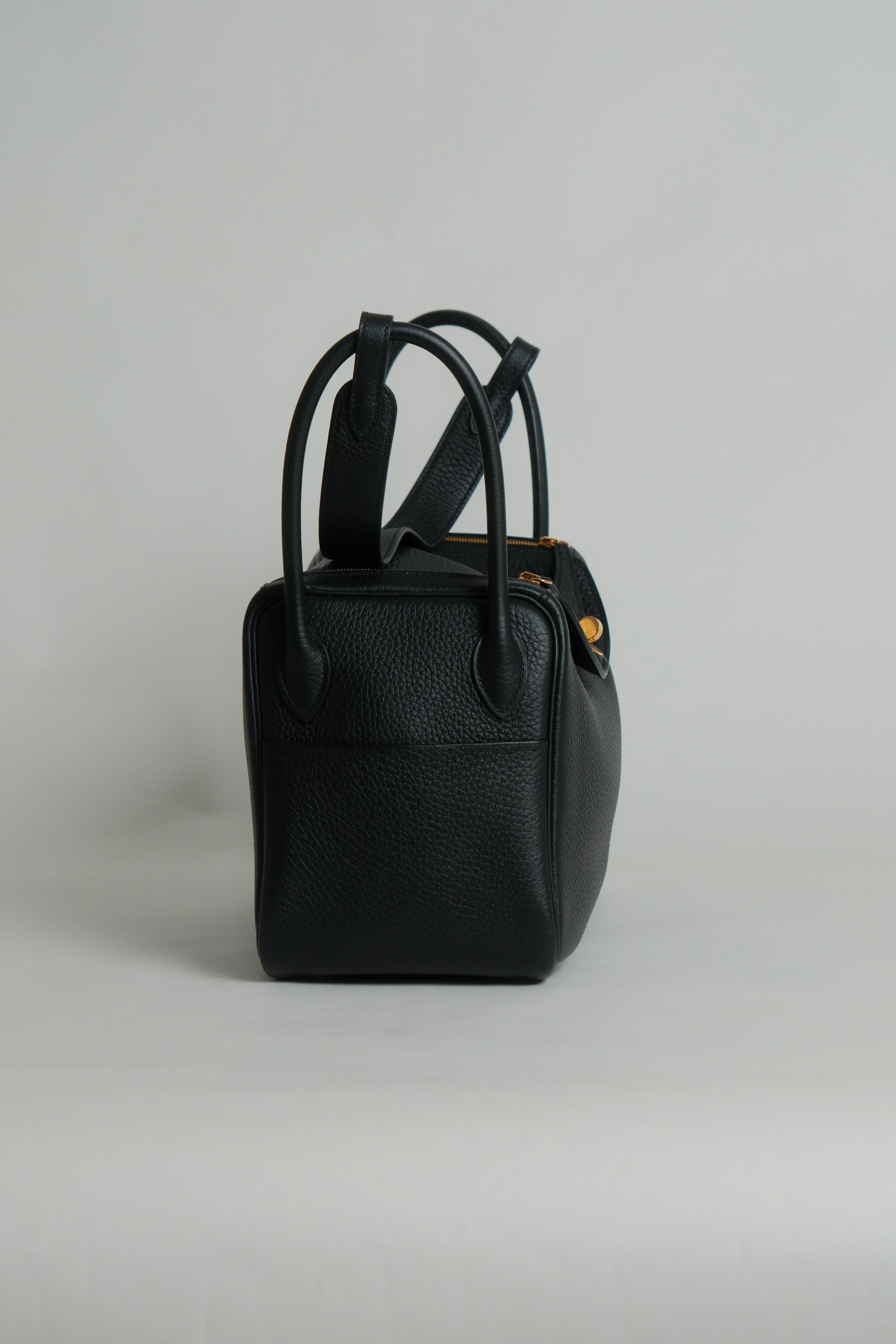 Lindy 26 Noir Stamp U GHW