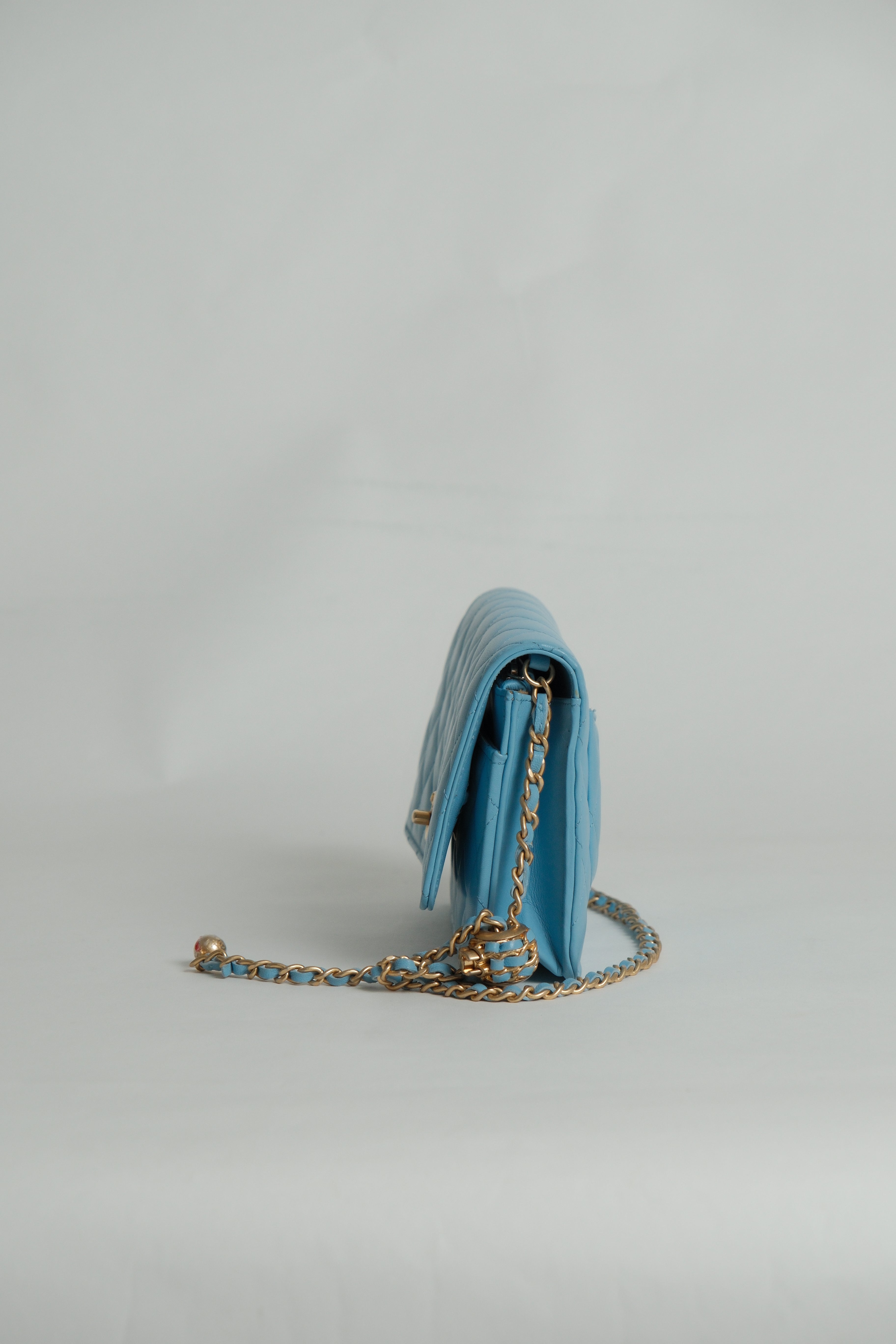 Wallet on Chain Pearl Crush Blue