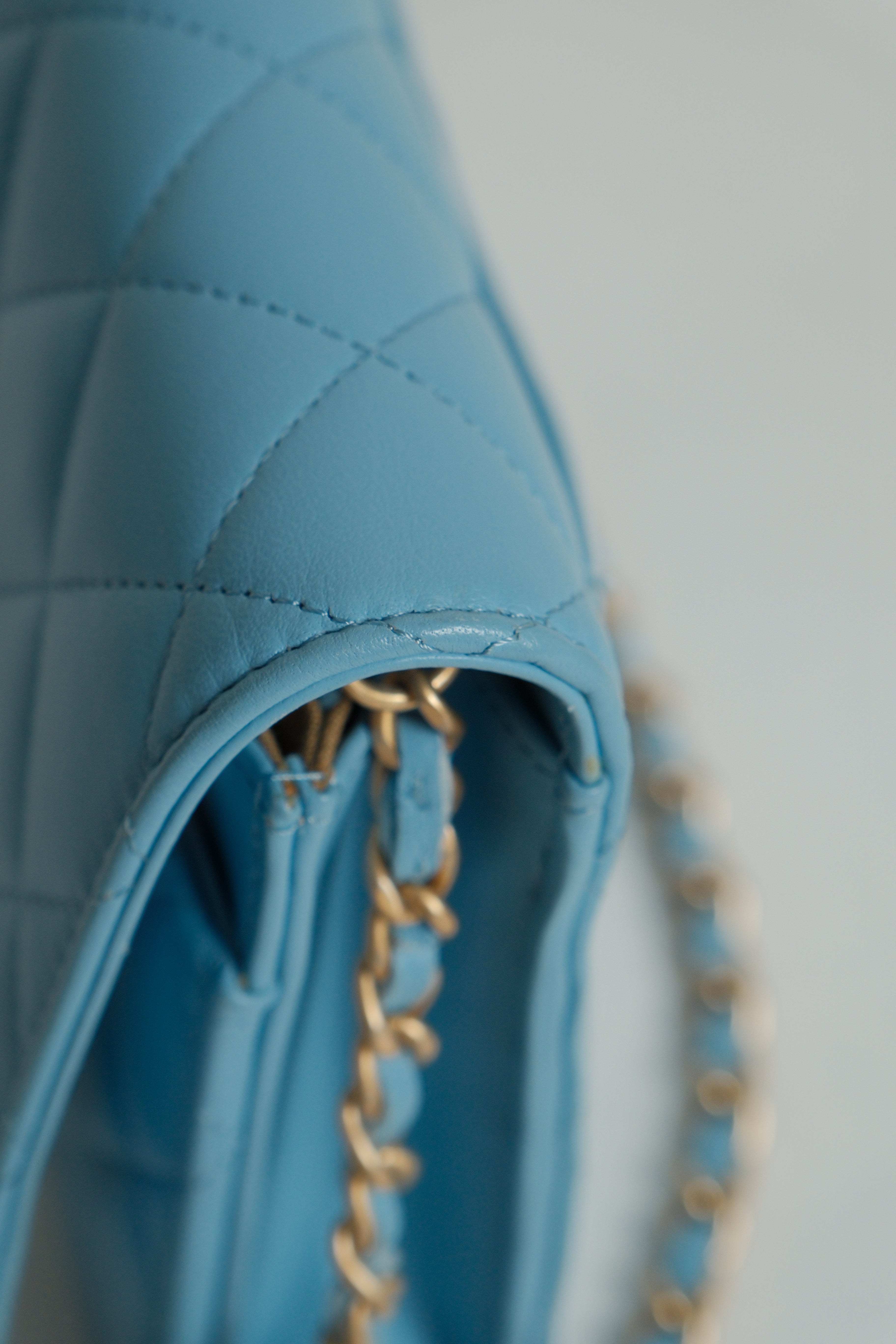 Wallet on Chain Pearl Crush Blue