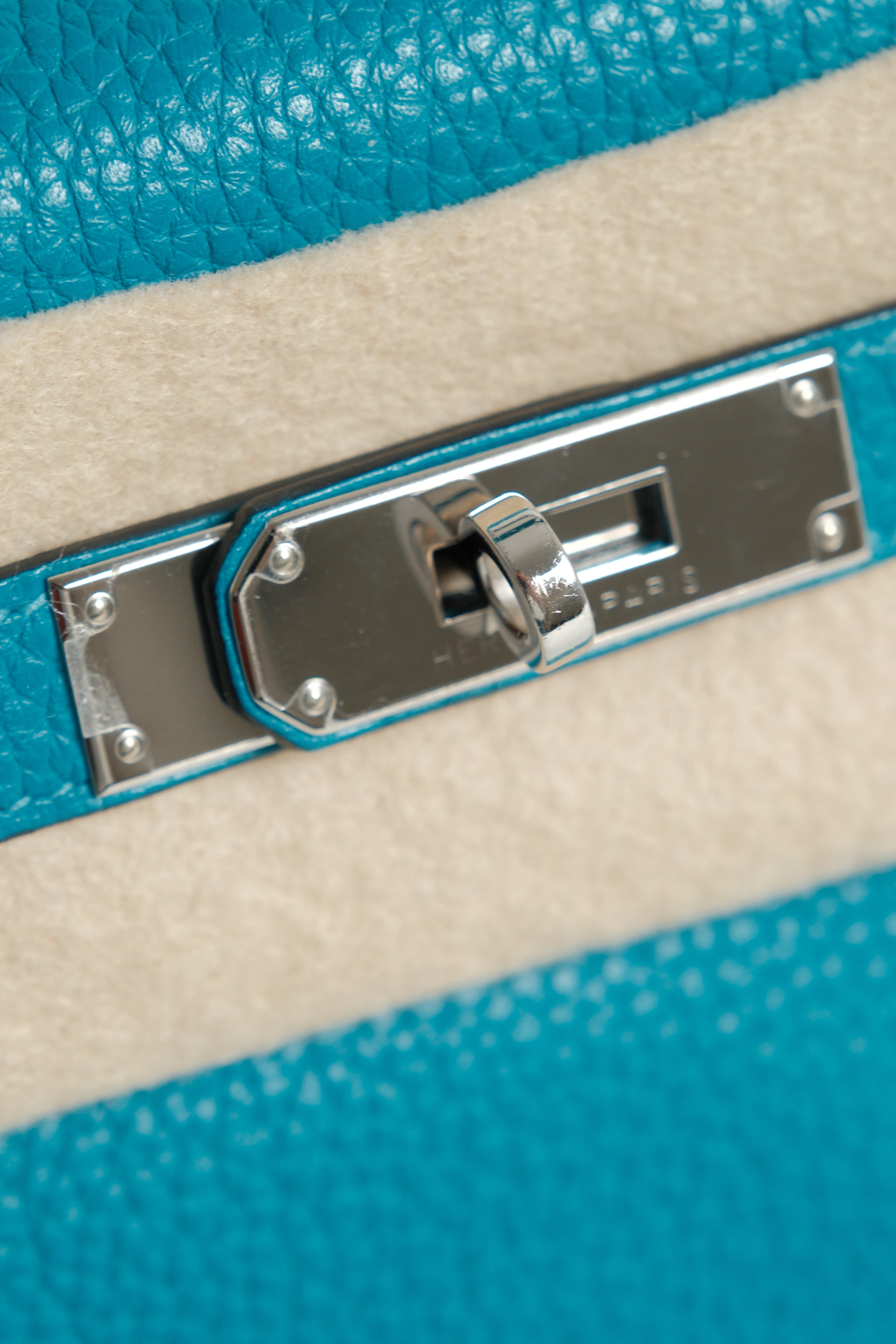 Kelly 28 Blue Paon
