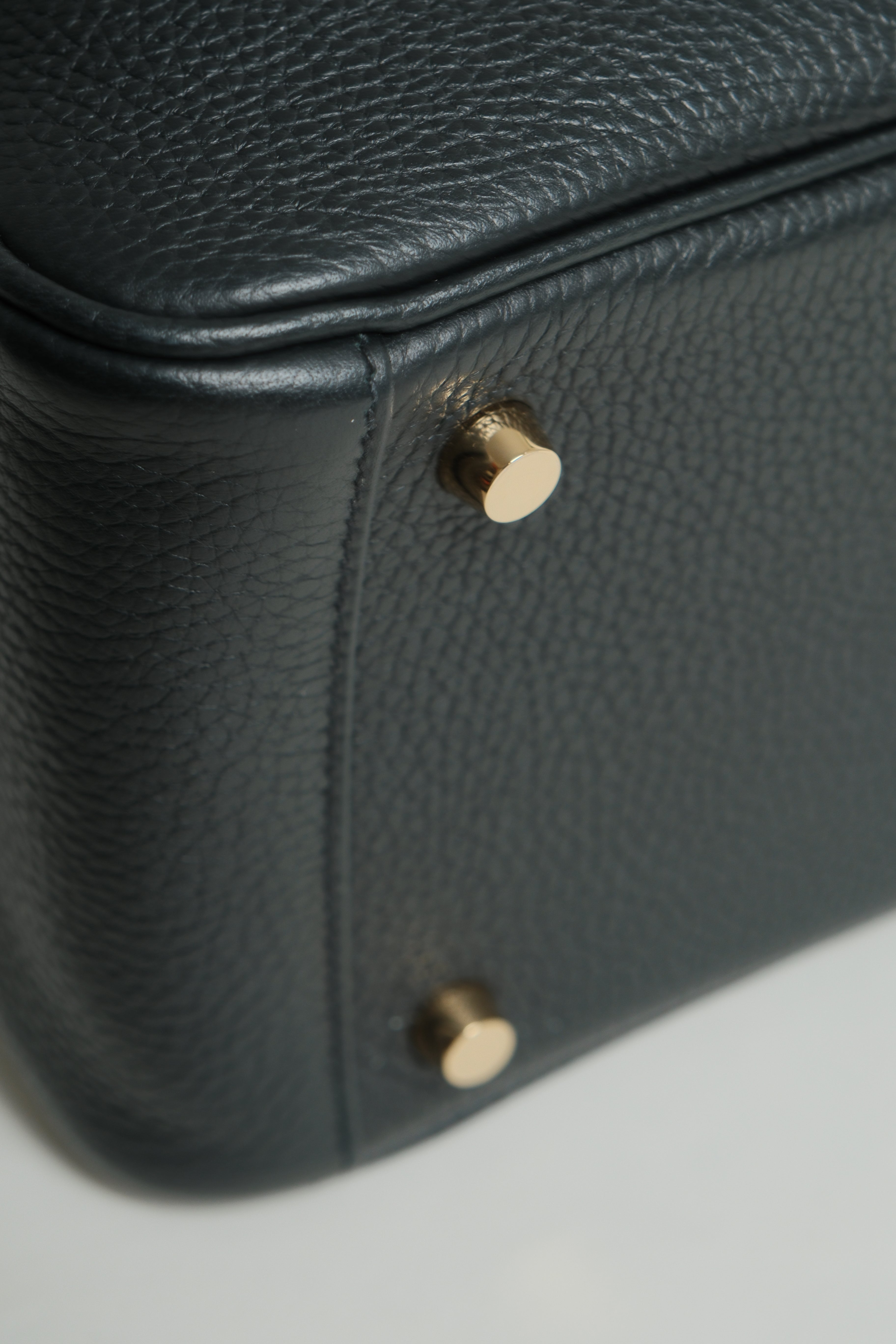 Lindy 26 Noir Stamp D