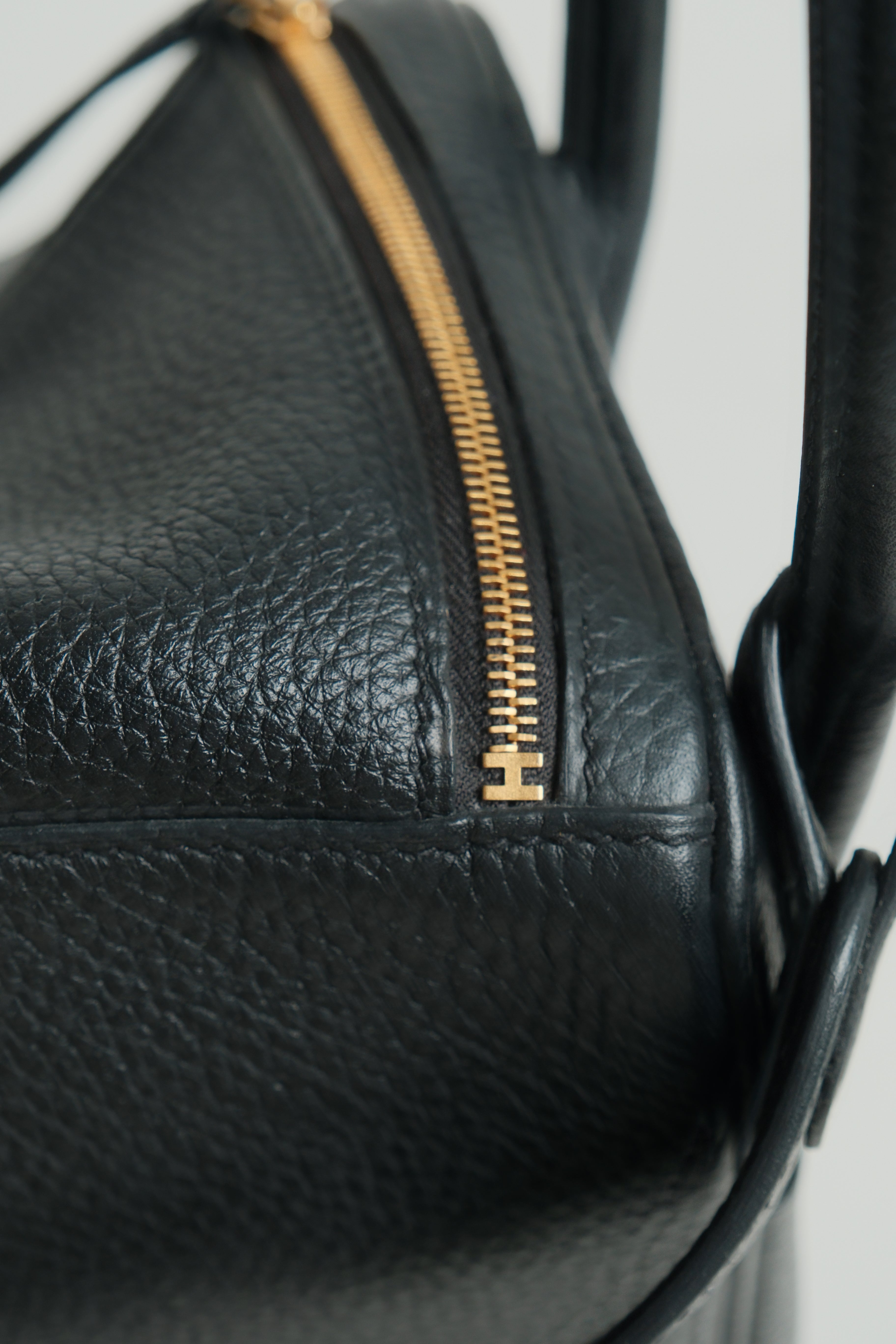 Lindy 26 Noir Stamp D