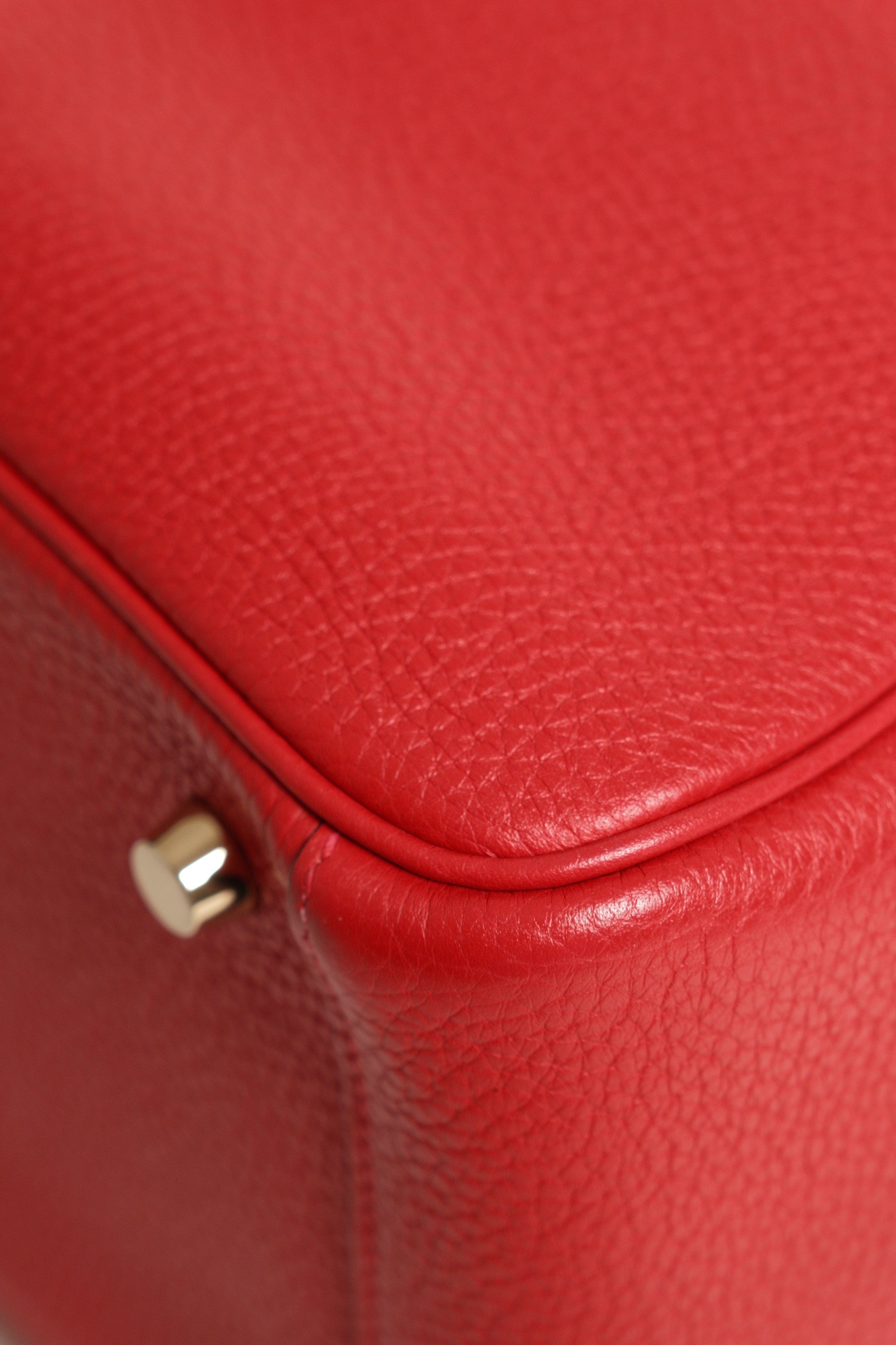 Lindy 26 Rouge Stamp T