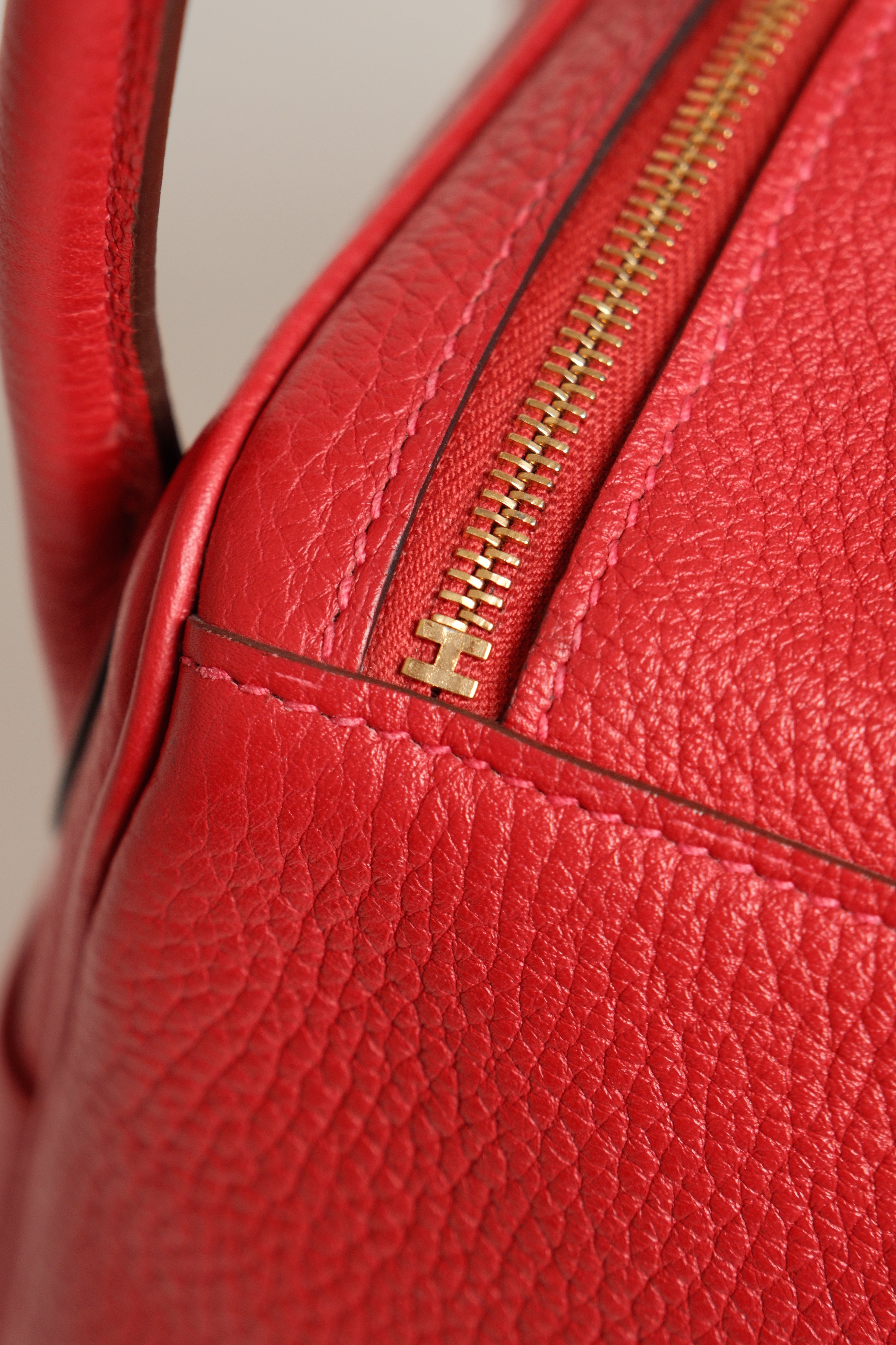 Lindy 26 Rouge Stamp T