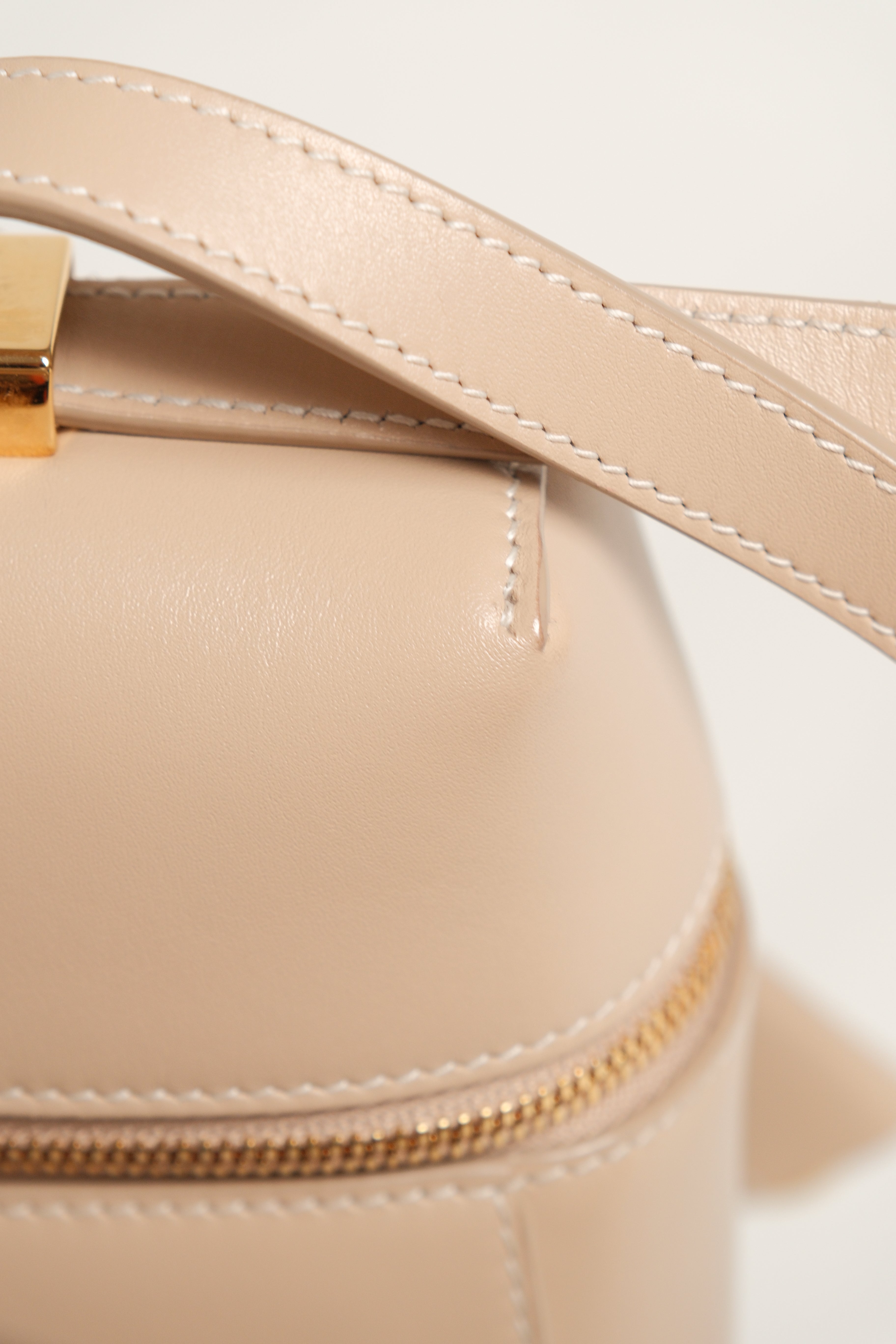 L27 Beige