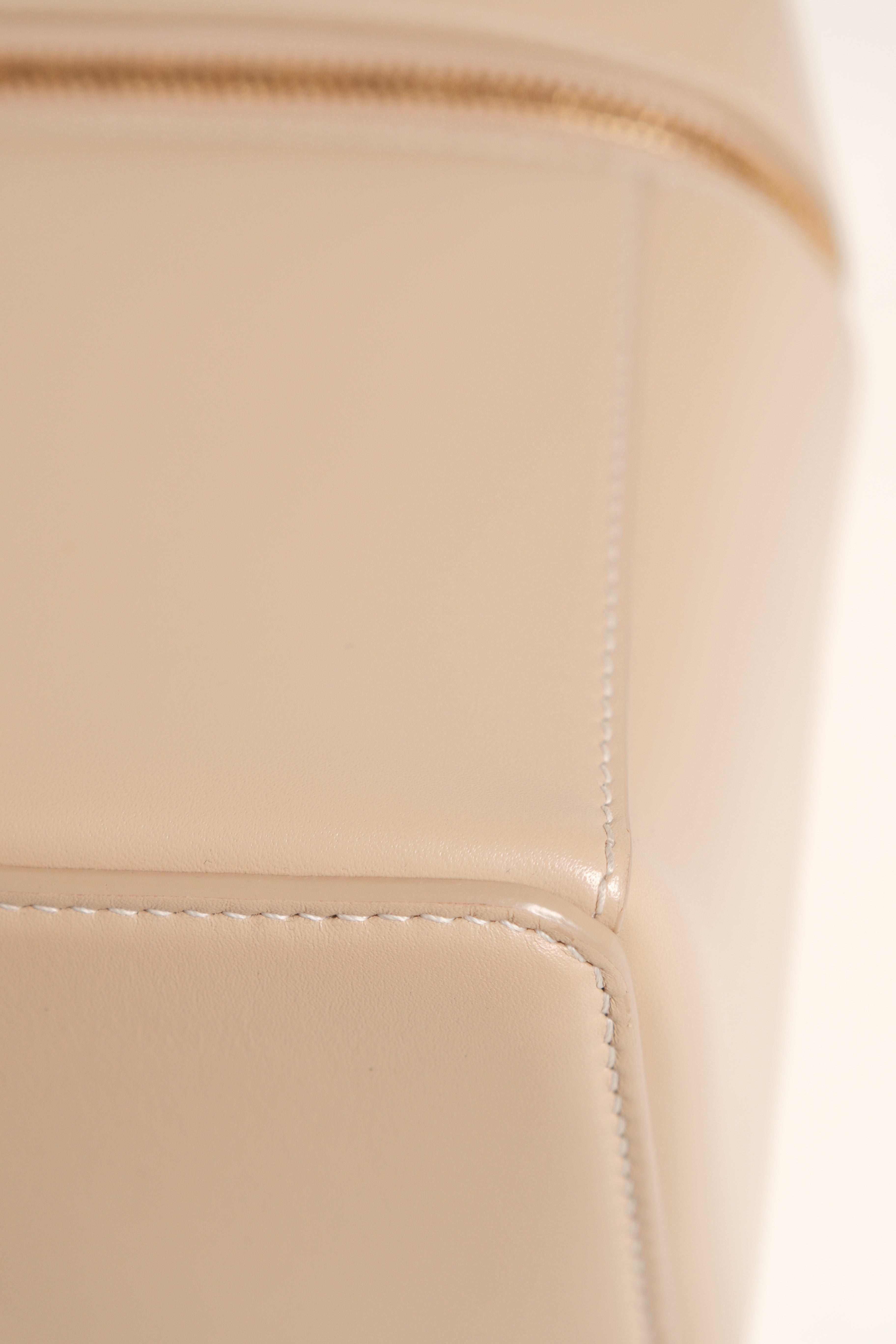 L27 Beige