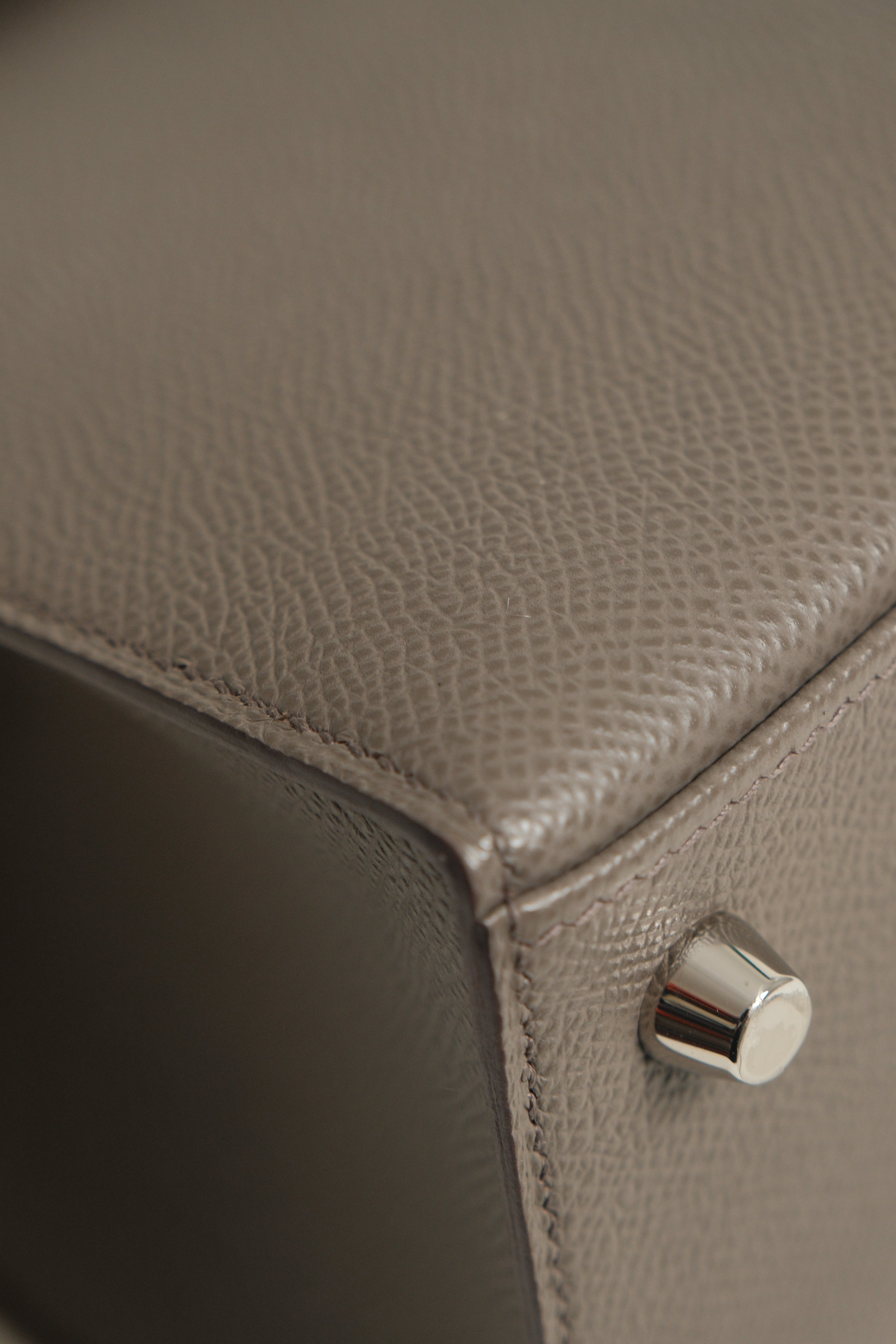 Kelly 25 Gris Etain PHW