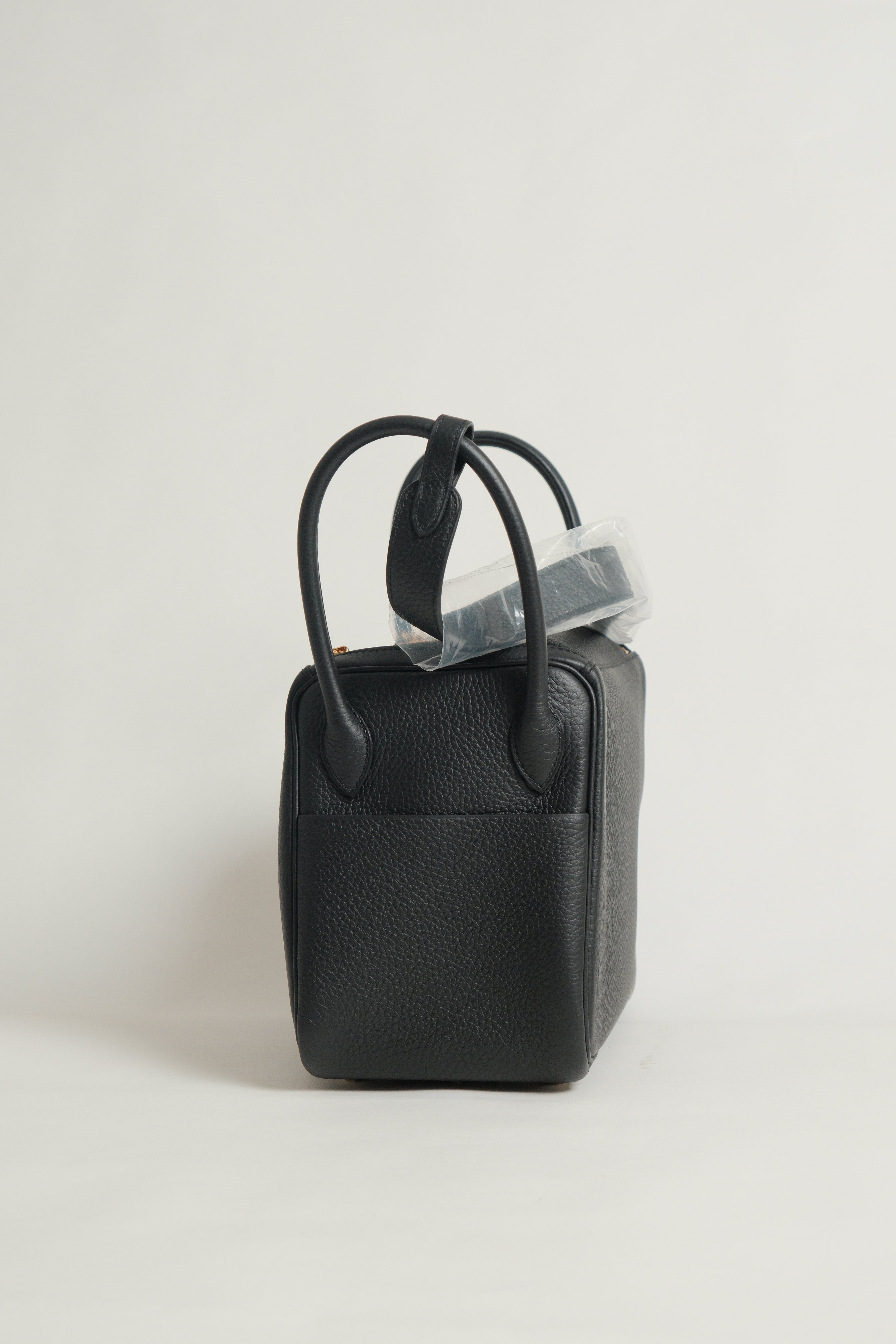 BRAND NEW Lindy 26 Noir Stamp K