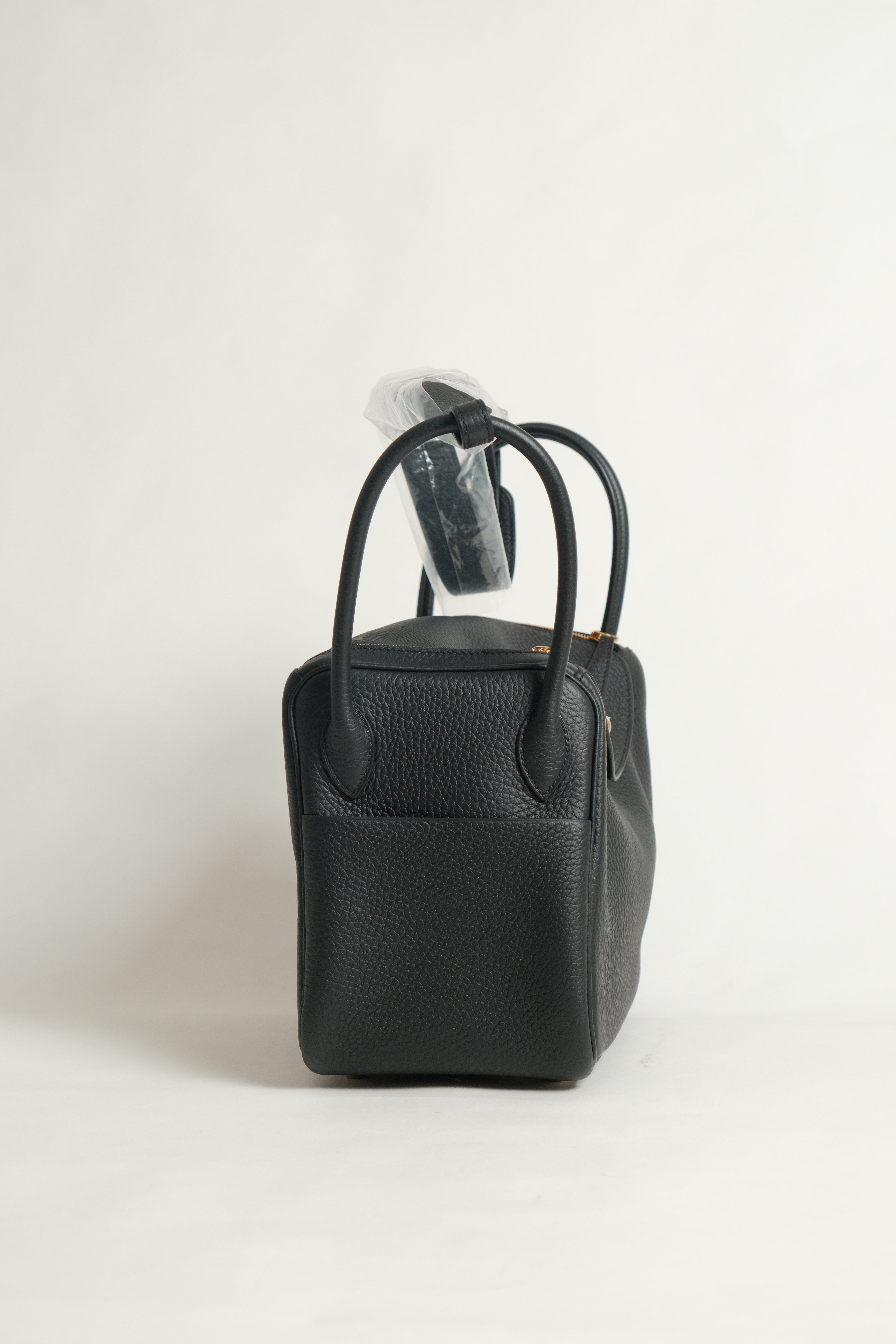 BRAND NEW Lindy 26 Noir Stamp K