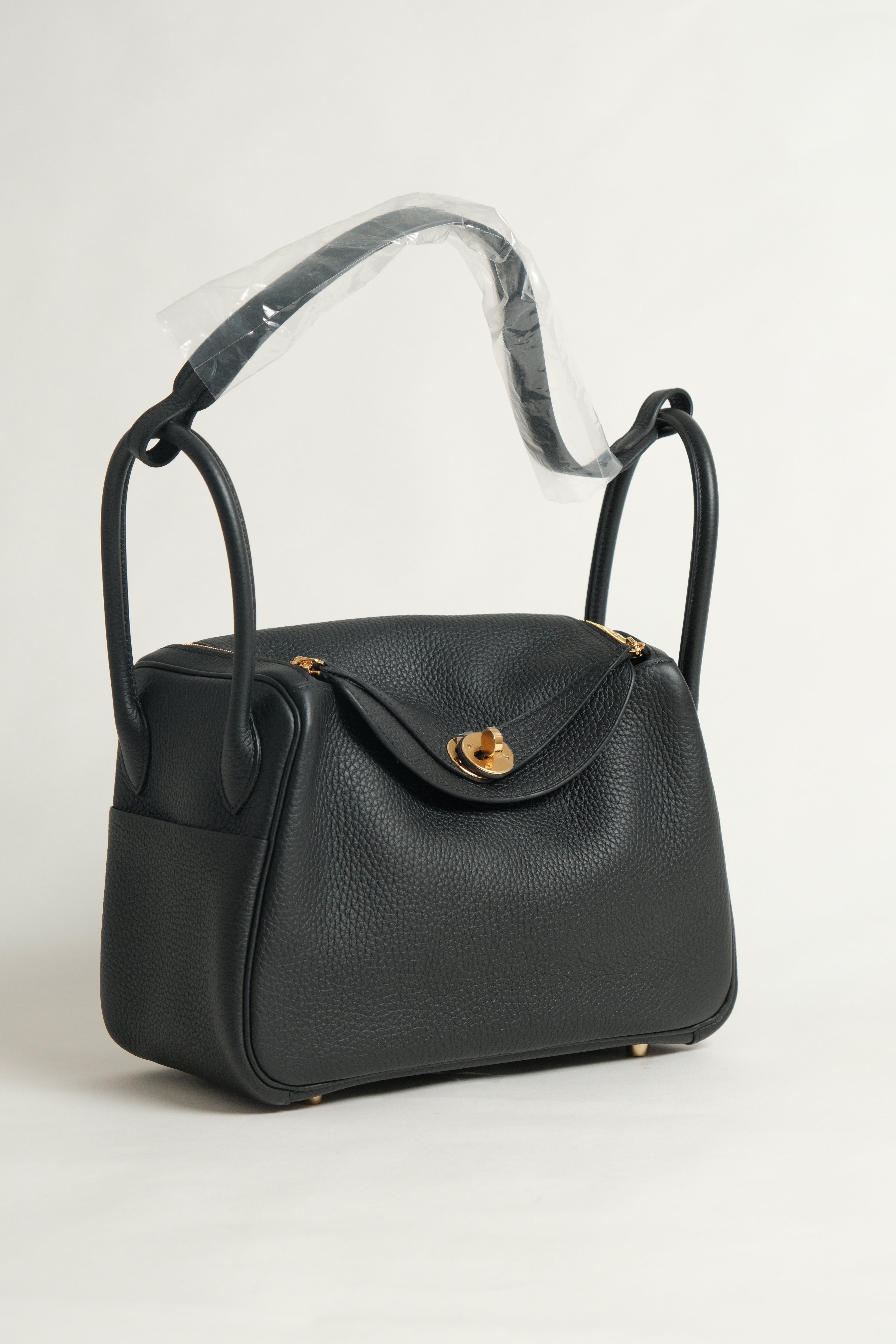 BRAND NEW Lindy 26 Noir Stamp K