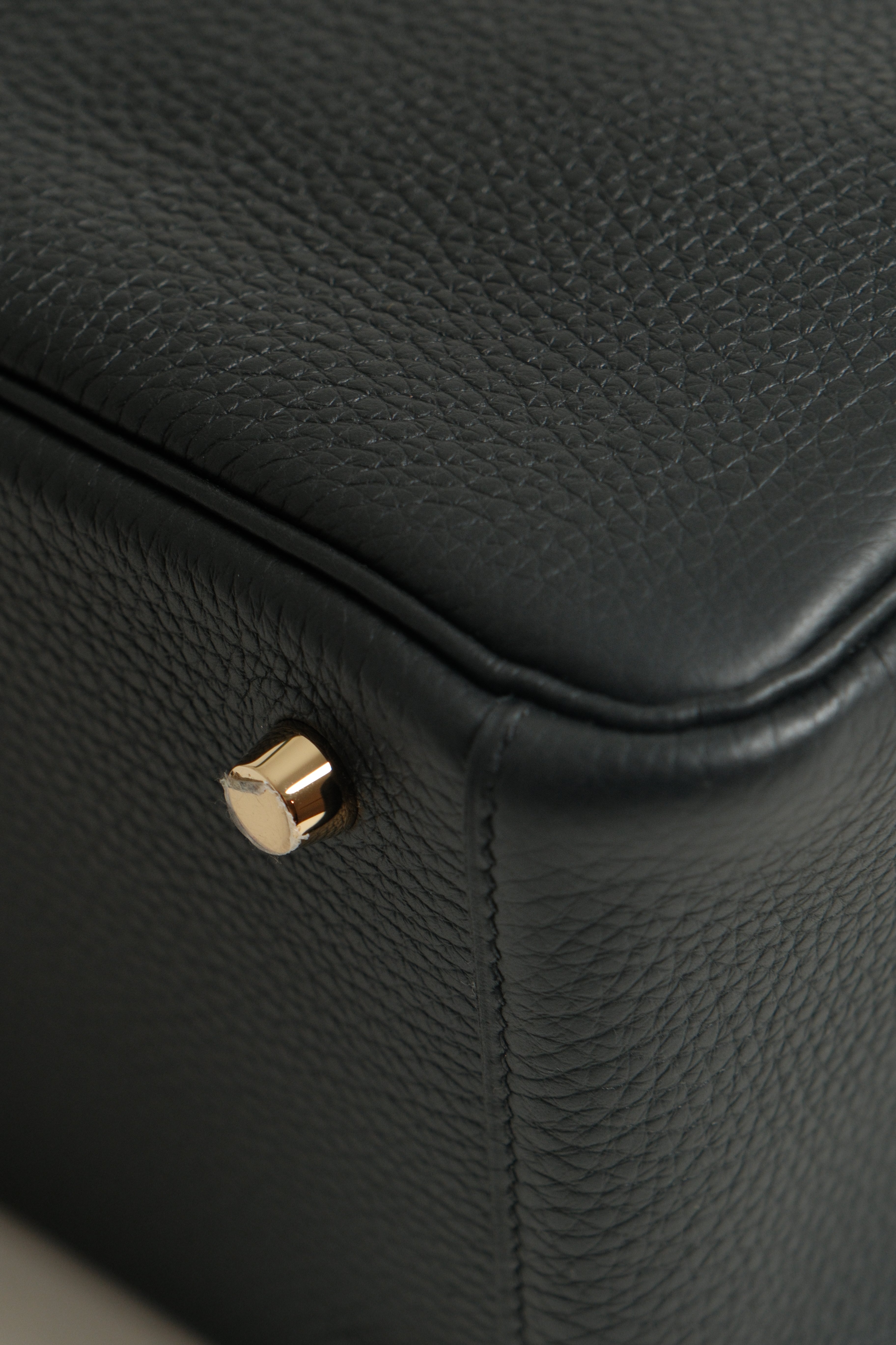 BRAND NEW Lindy 26 Noir Stamp K