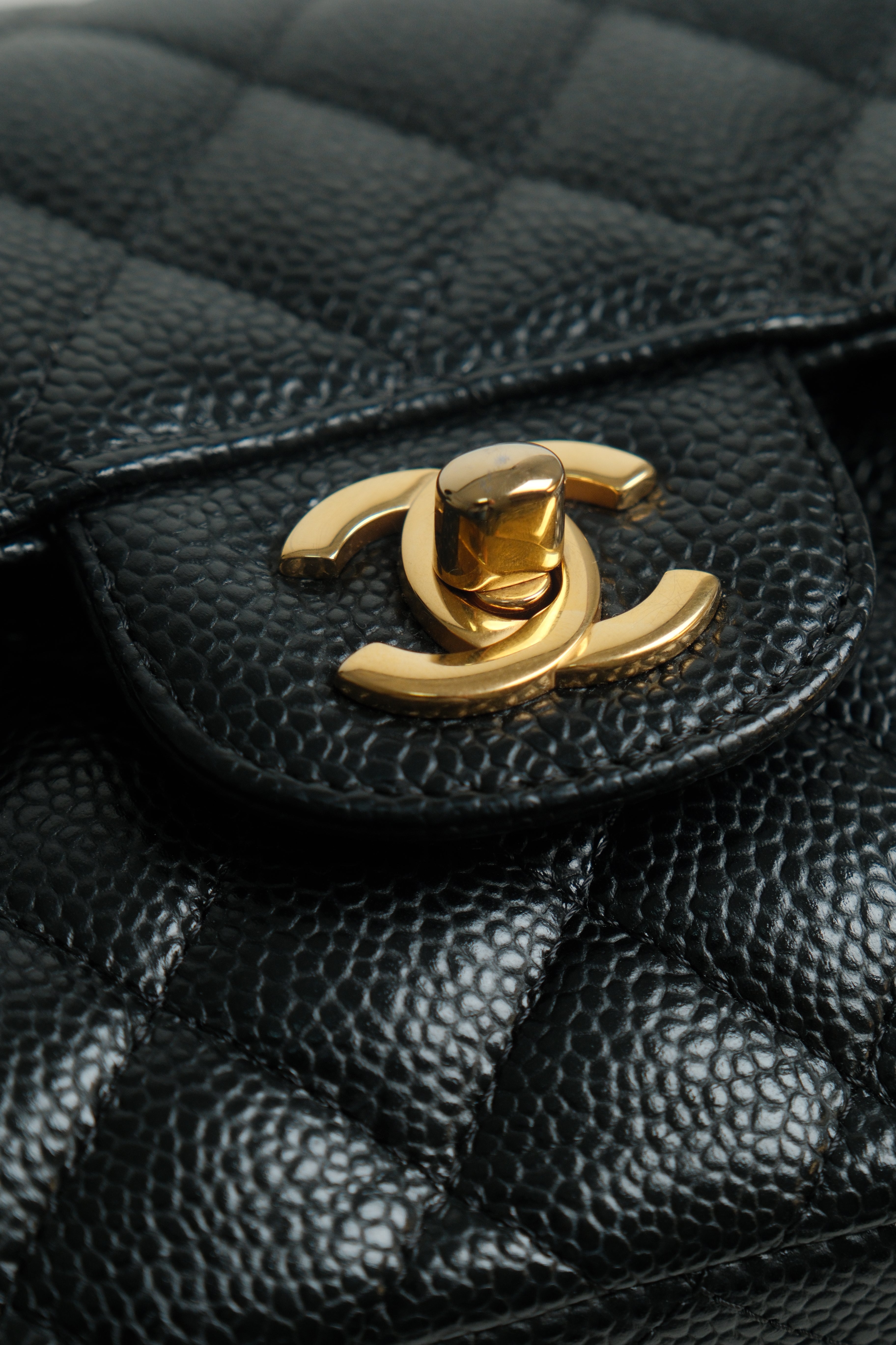 Small Classic Double Flap Black Microchipped