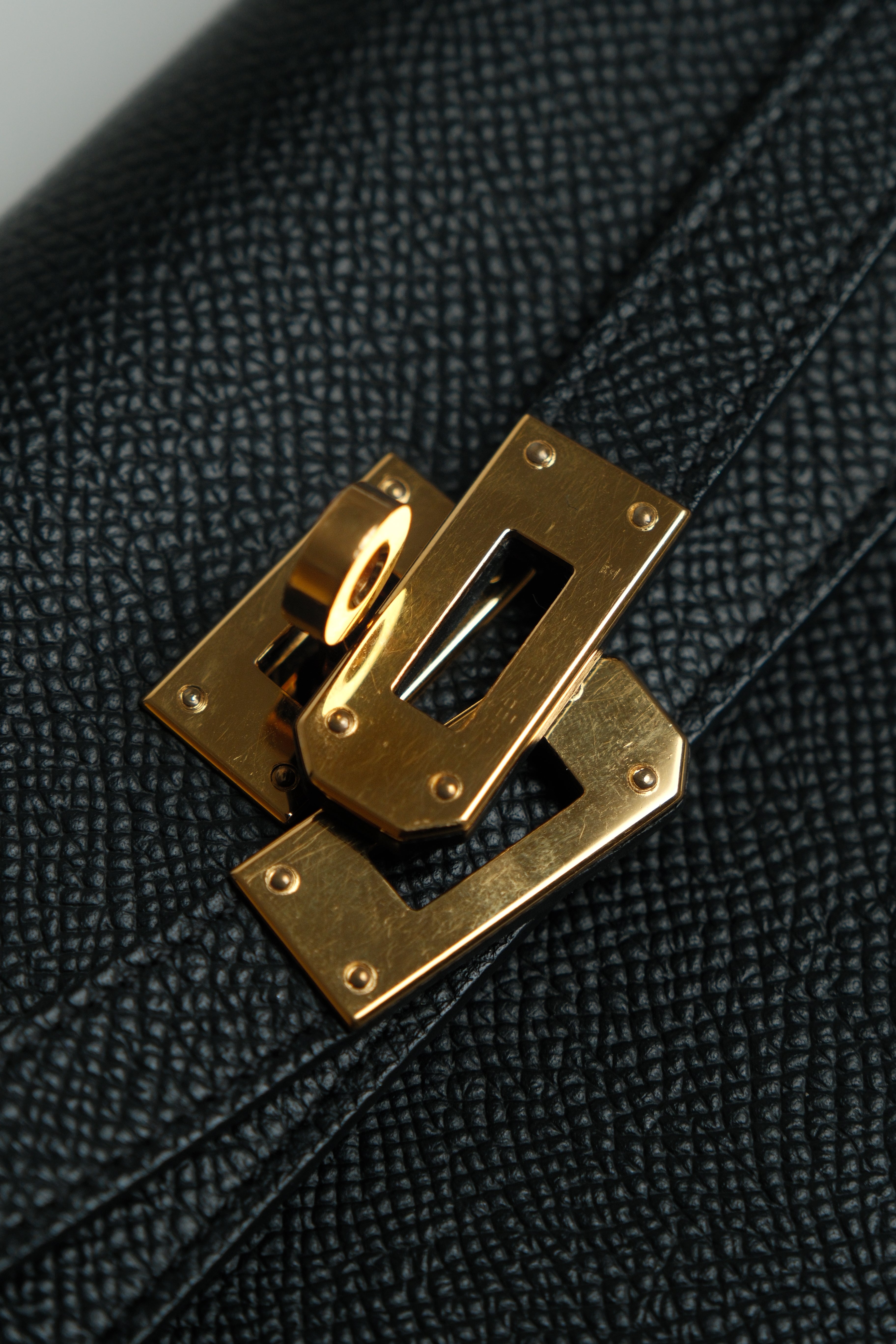 Kelly To Go GHW Noir Stamp B