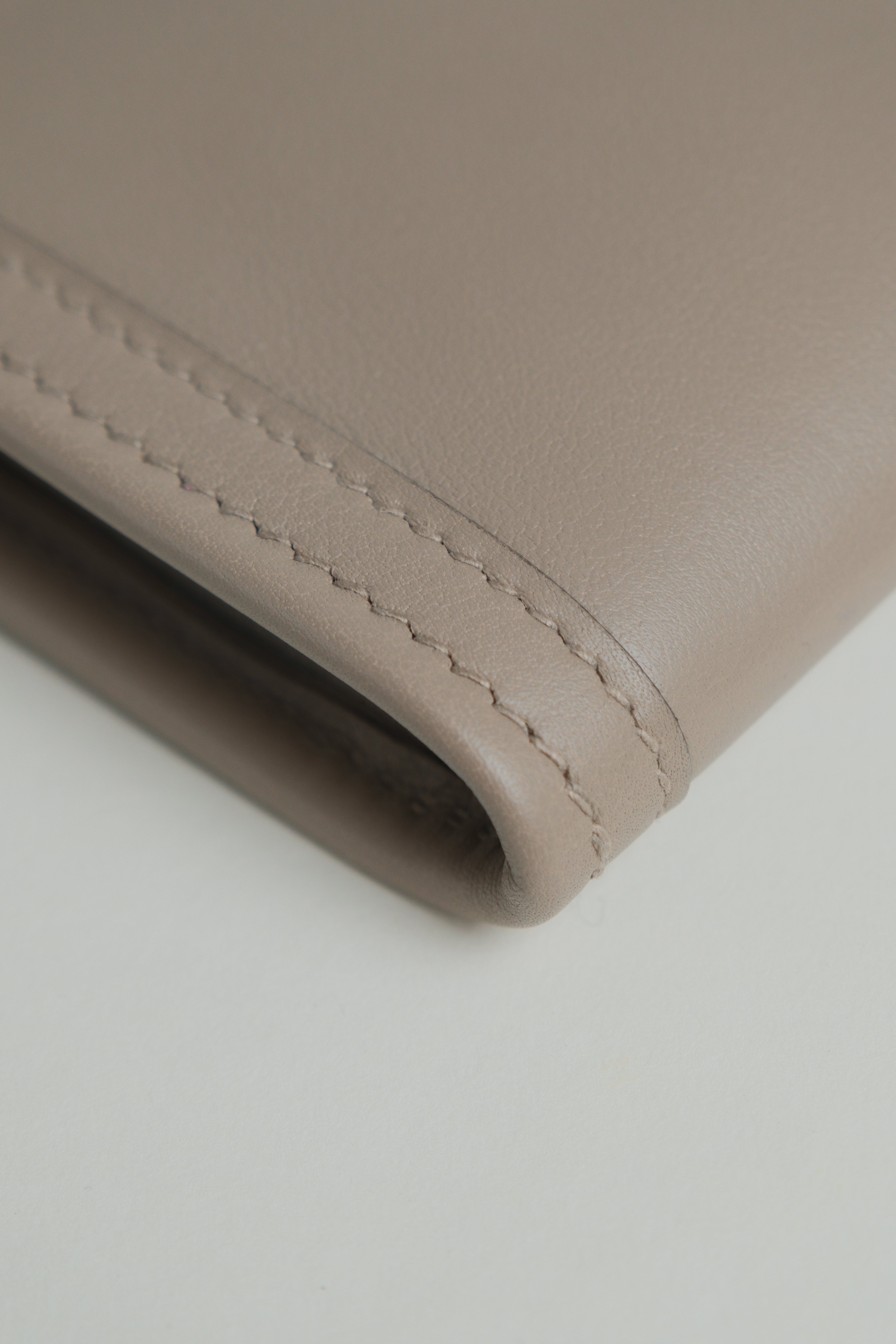 Jige Clutch Gris Asphalte