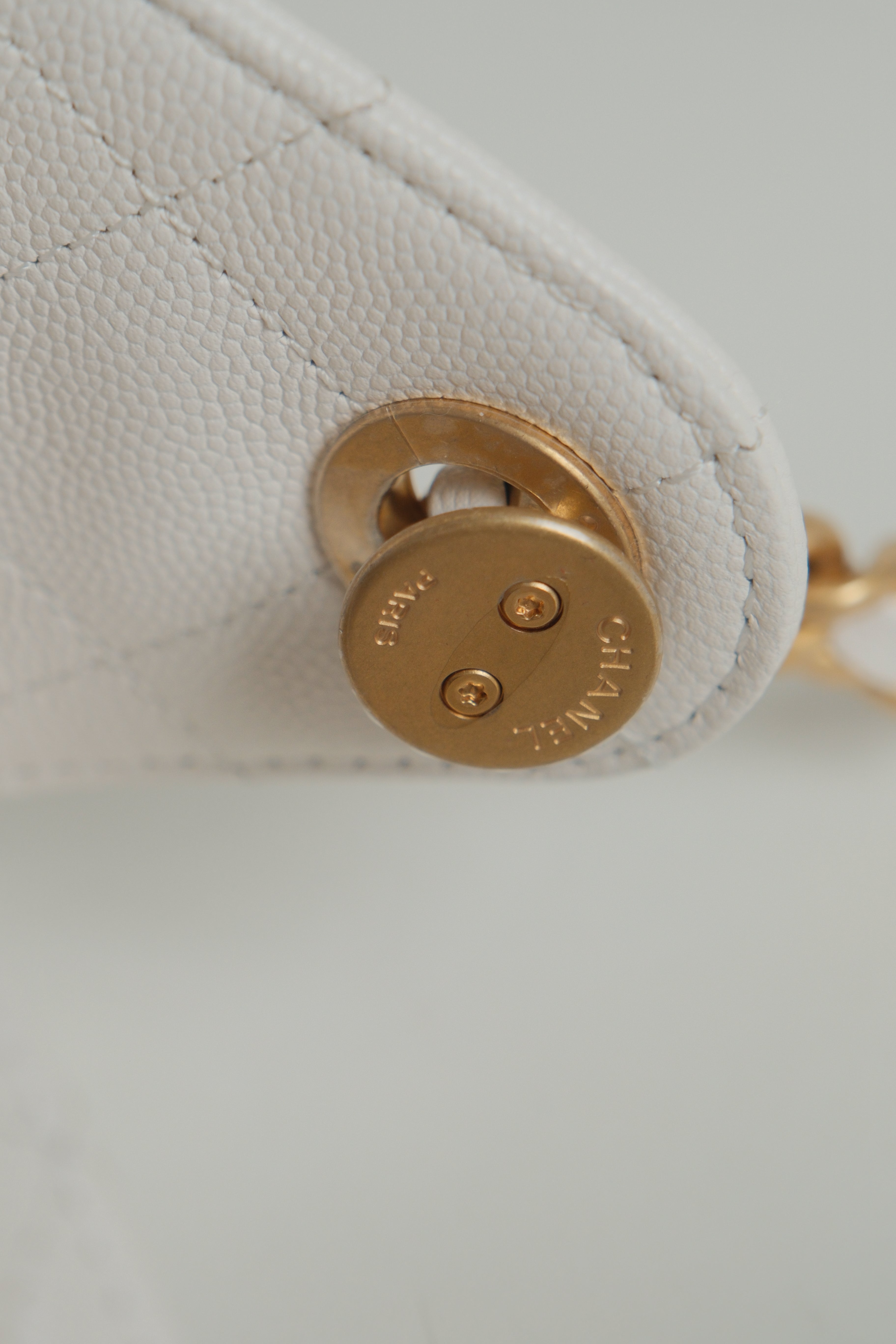 C25 Caviar GHW White