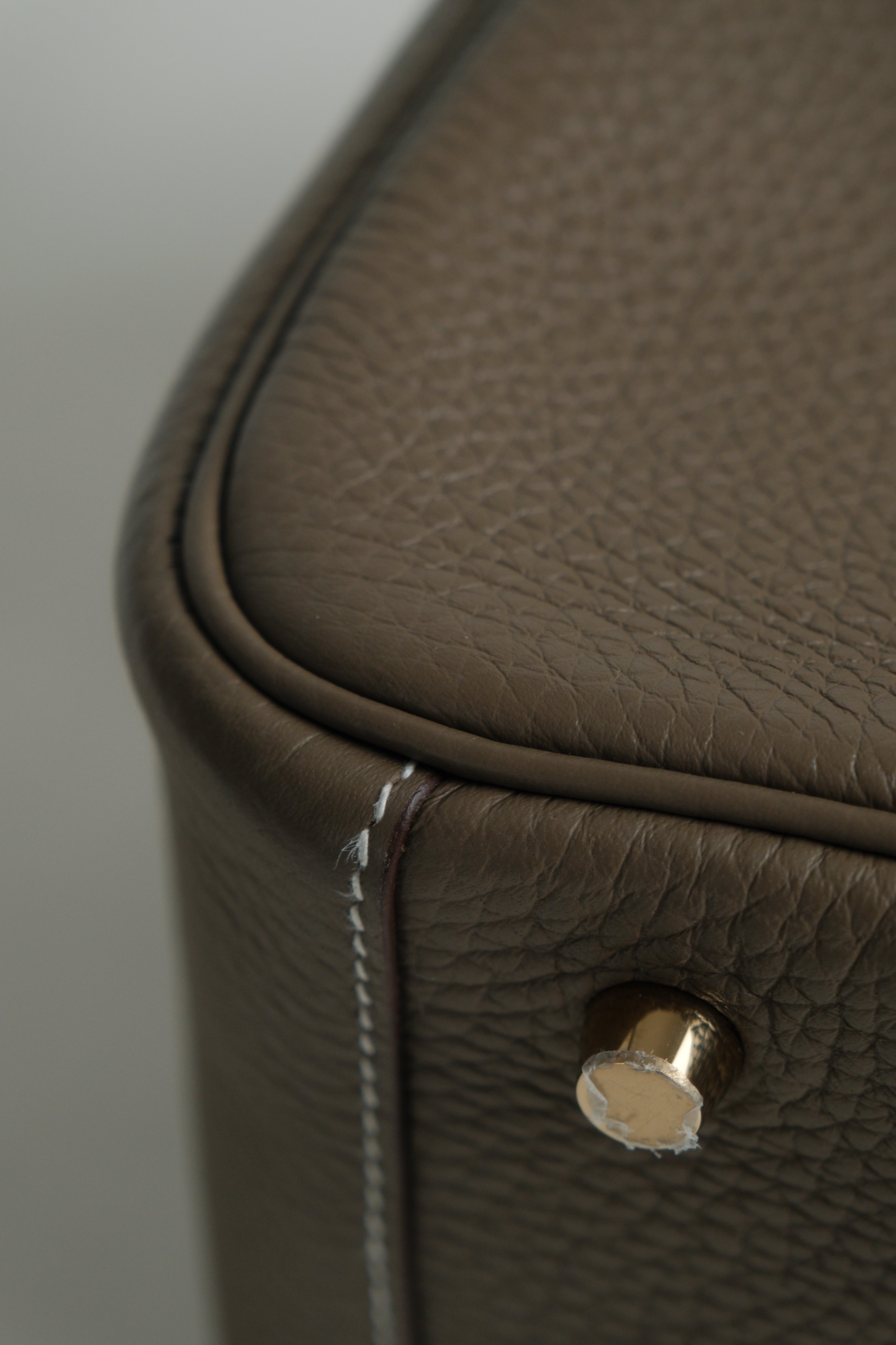 Lindy 26 Etoupe GHW Stamp K