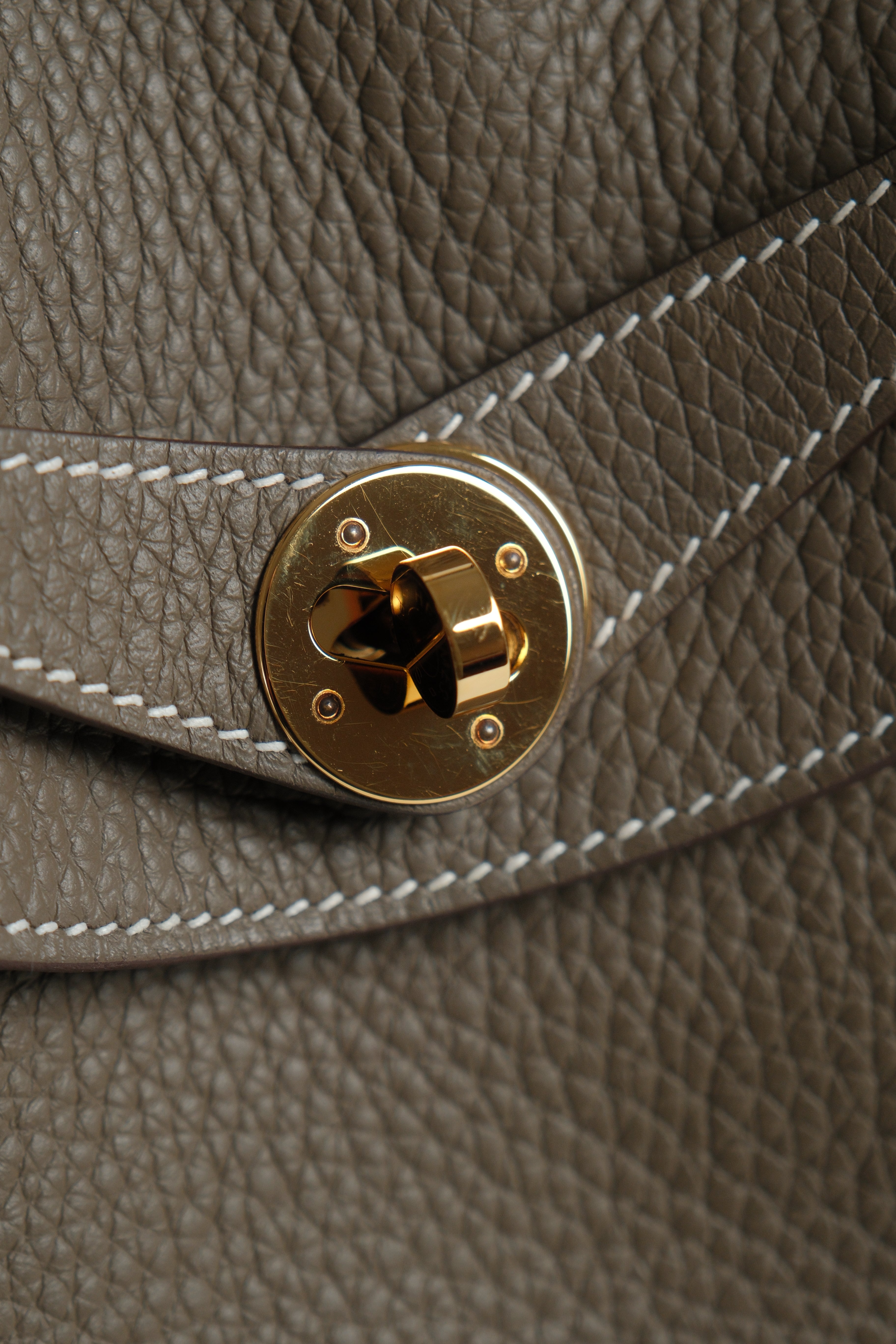 Lindy 26 Etoupe GHW Stamp K