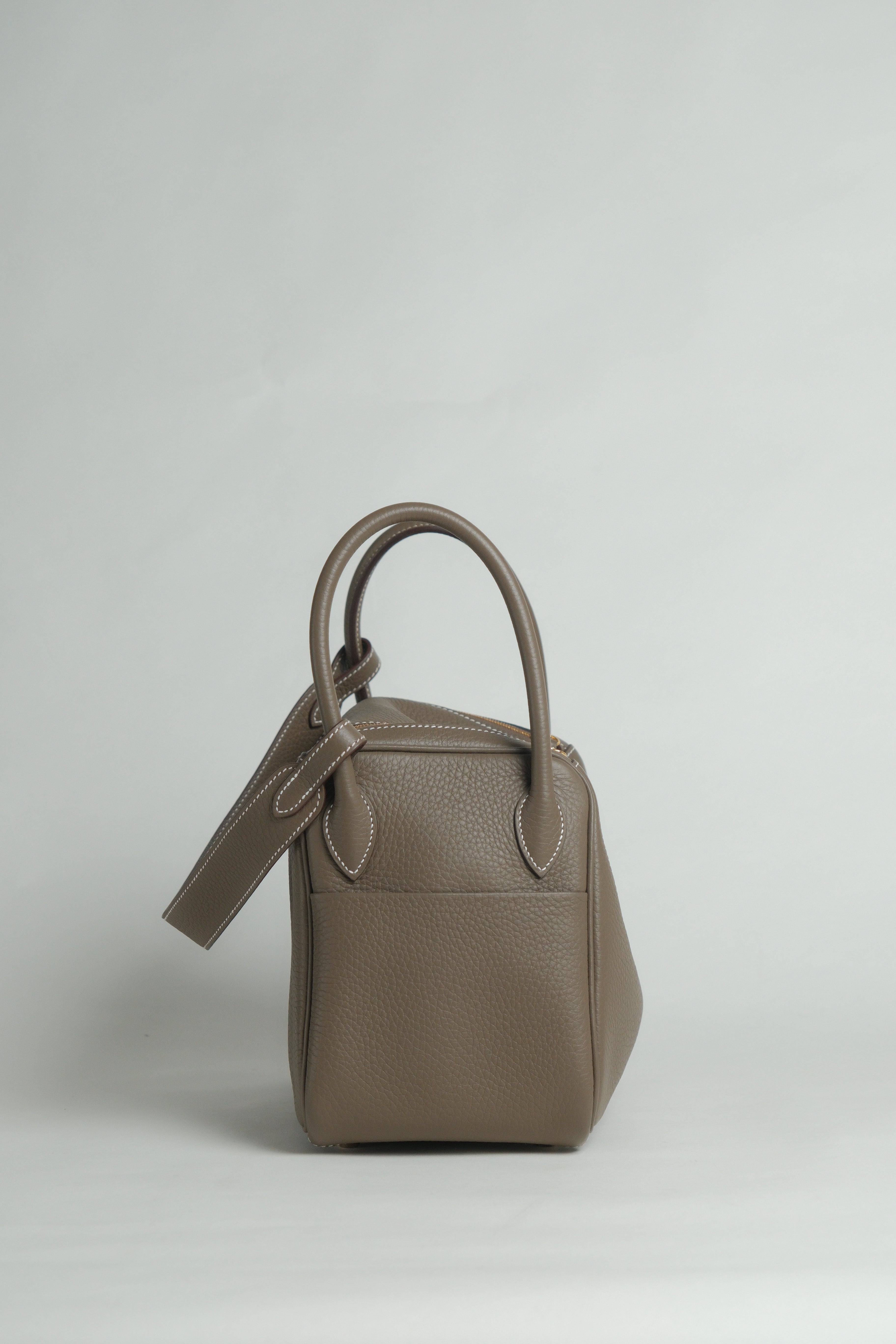 Lindy 26 Etoupe GHW Stamp K