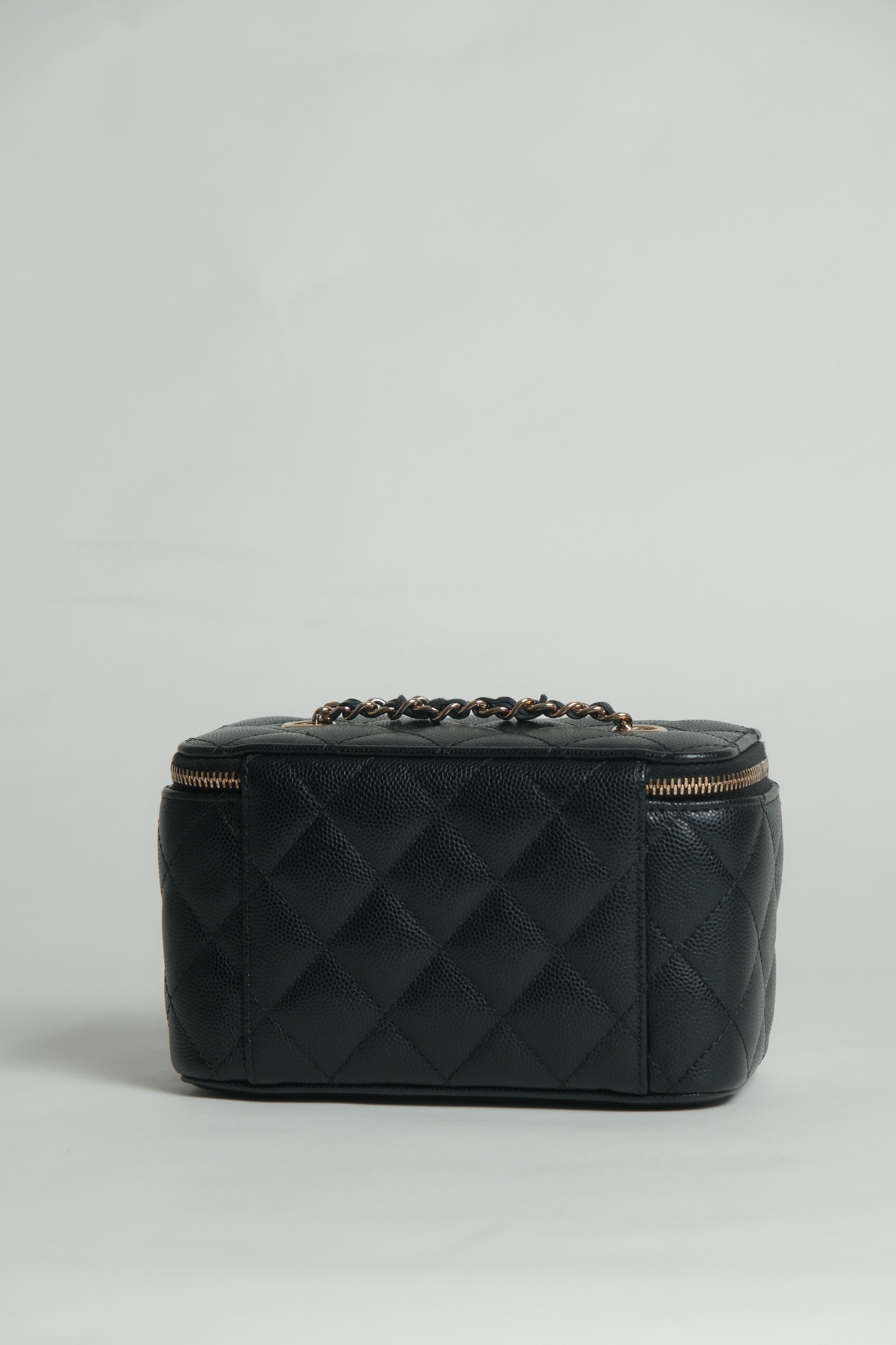 Vanity Caviar Black
