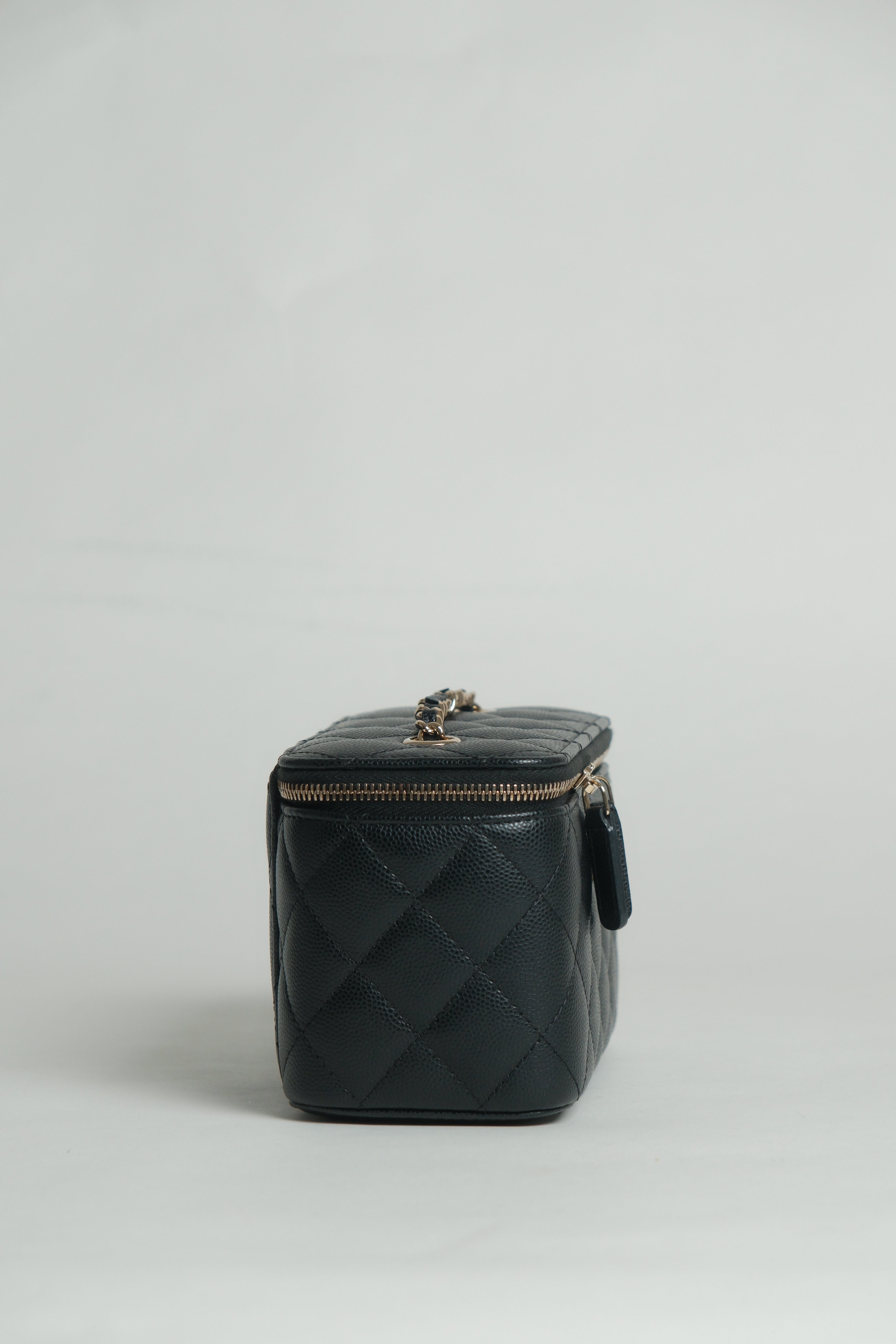 Vanity Caviar Black