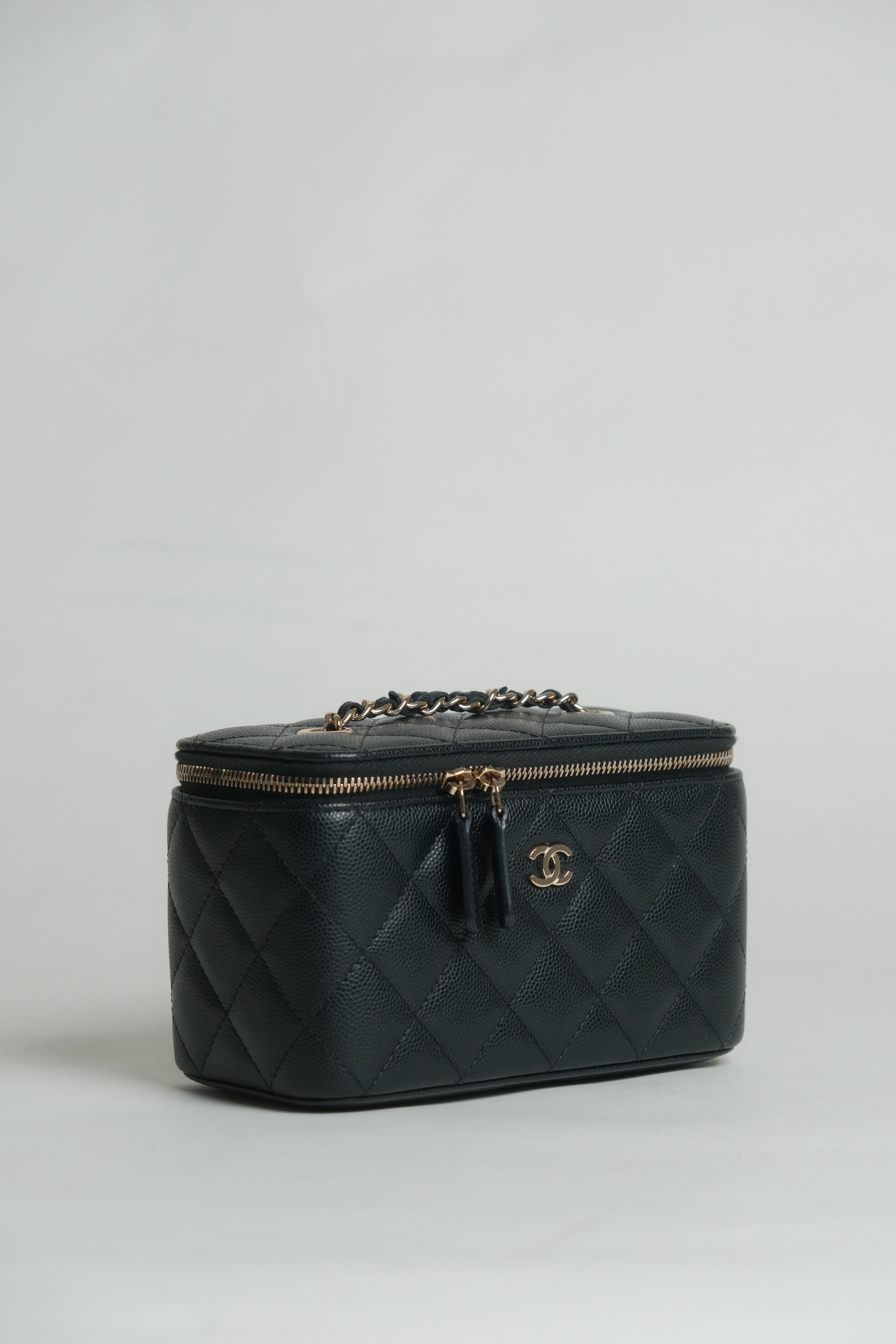 Vanity Caviar Black