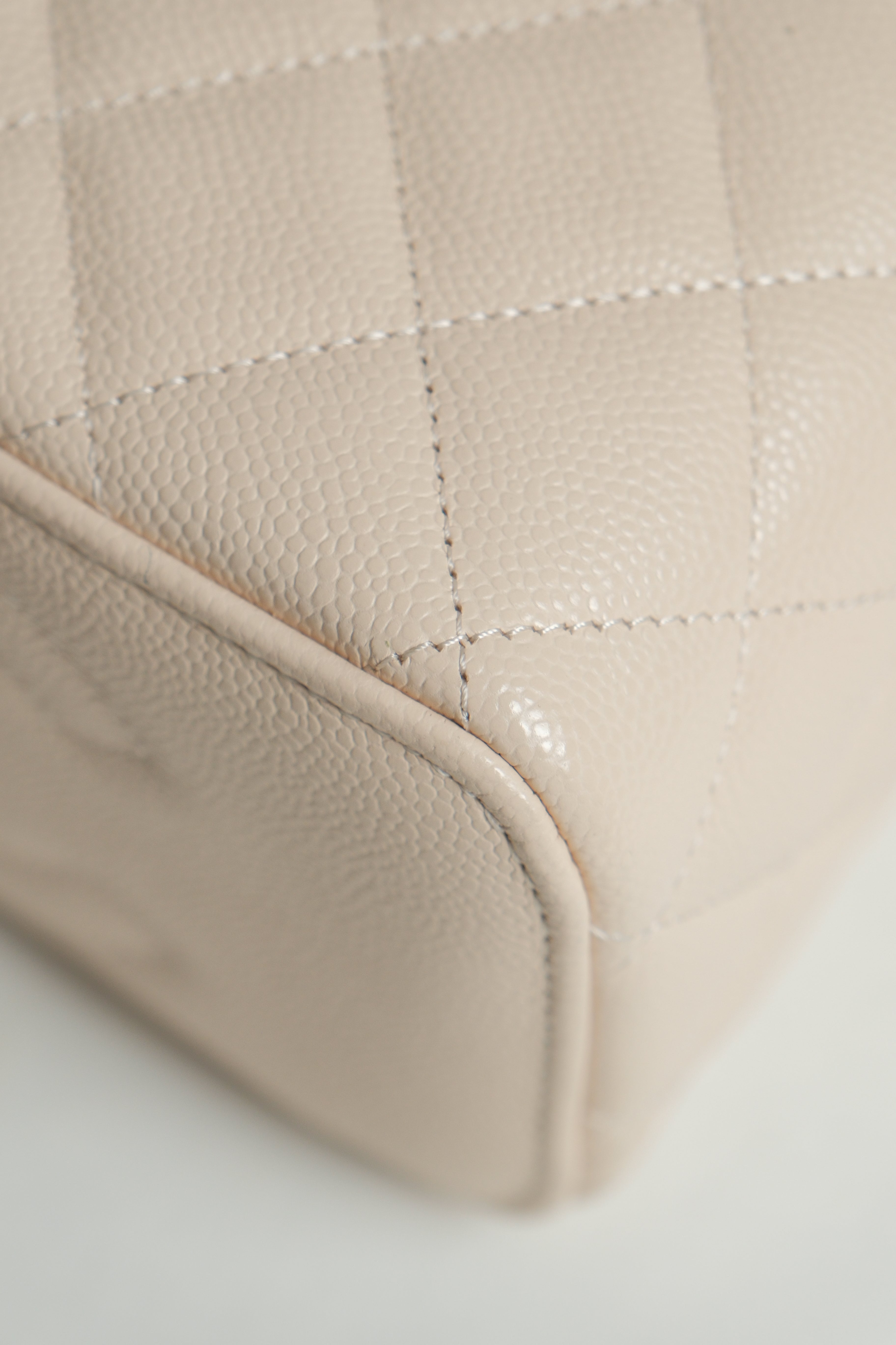 Vanity Caviar Beige Claire